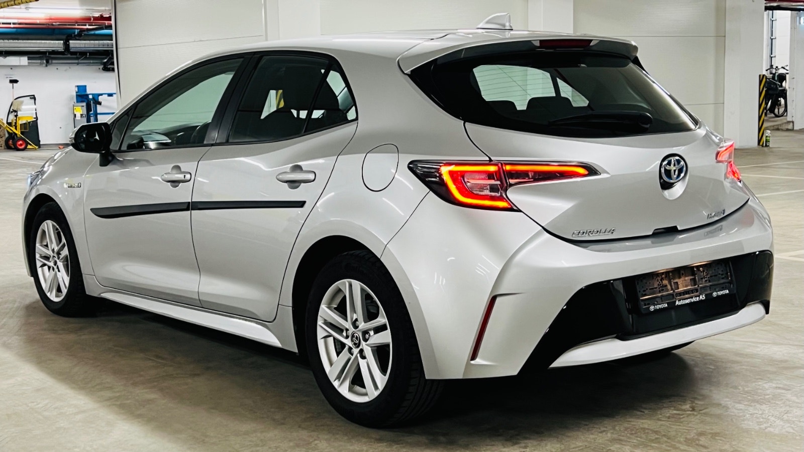 Toyota Corolla Hybrid e-CVT, 122hp, 2019