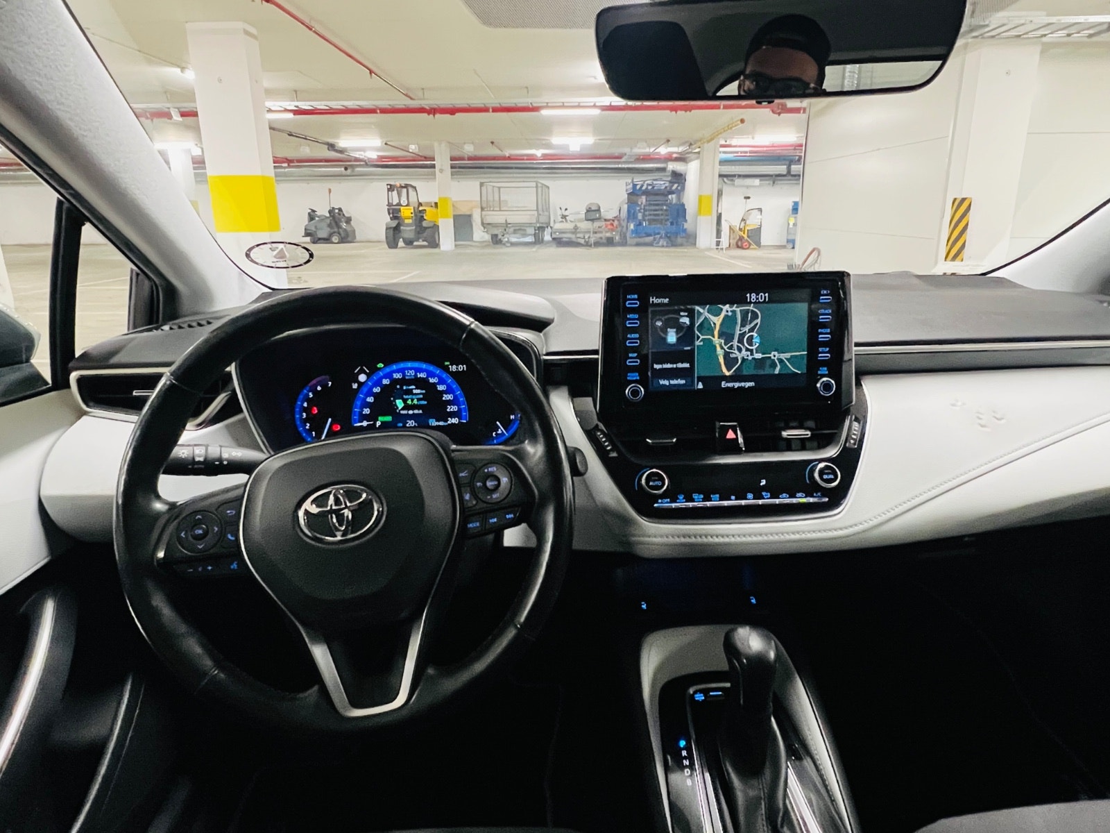 Toyota Corolla Hybrid e-CVT, 122hp, 2019