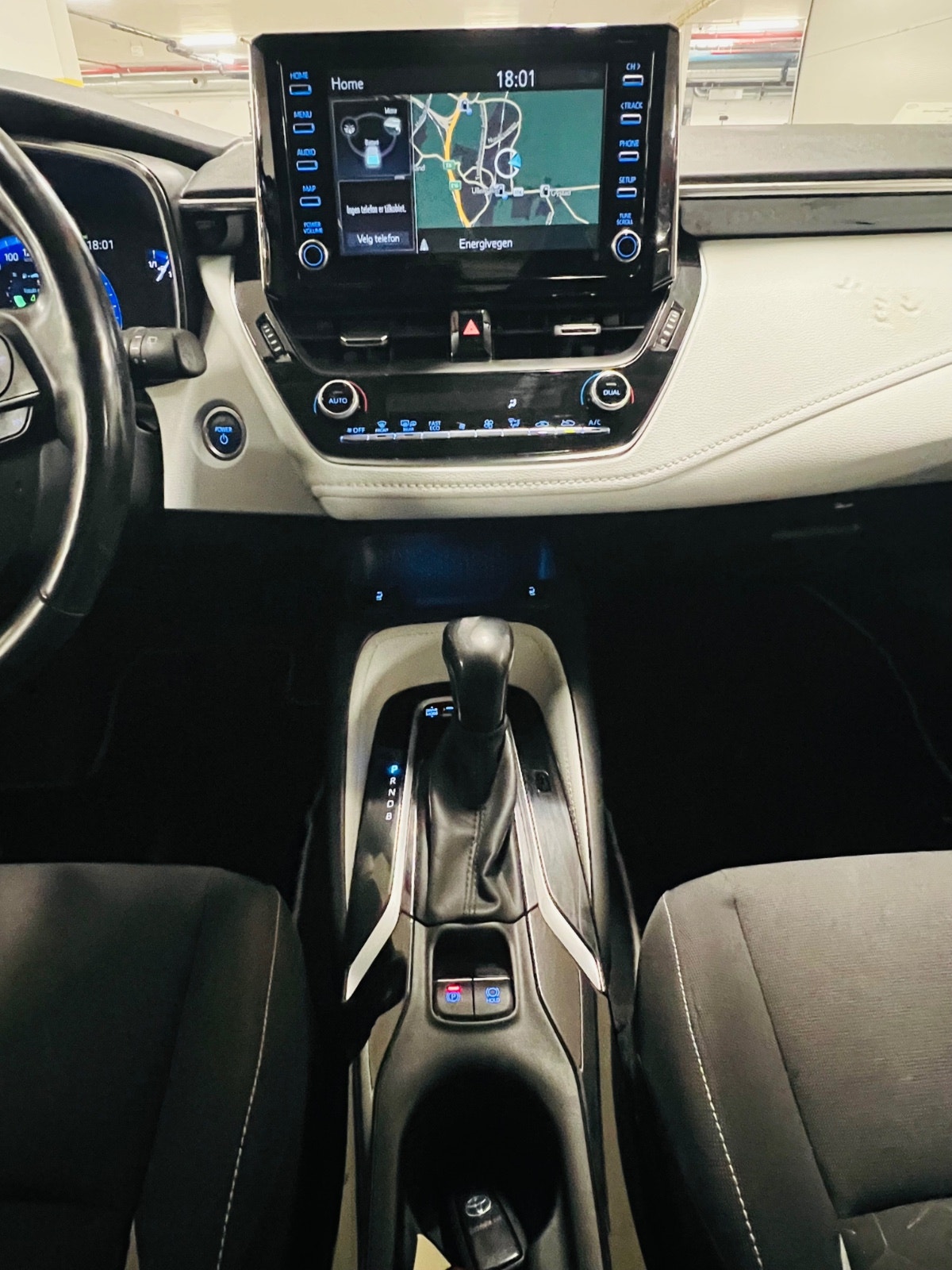 Toyota Corolla Hybrid e-CVT, 122hp, 2019