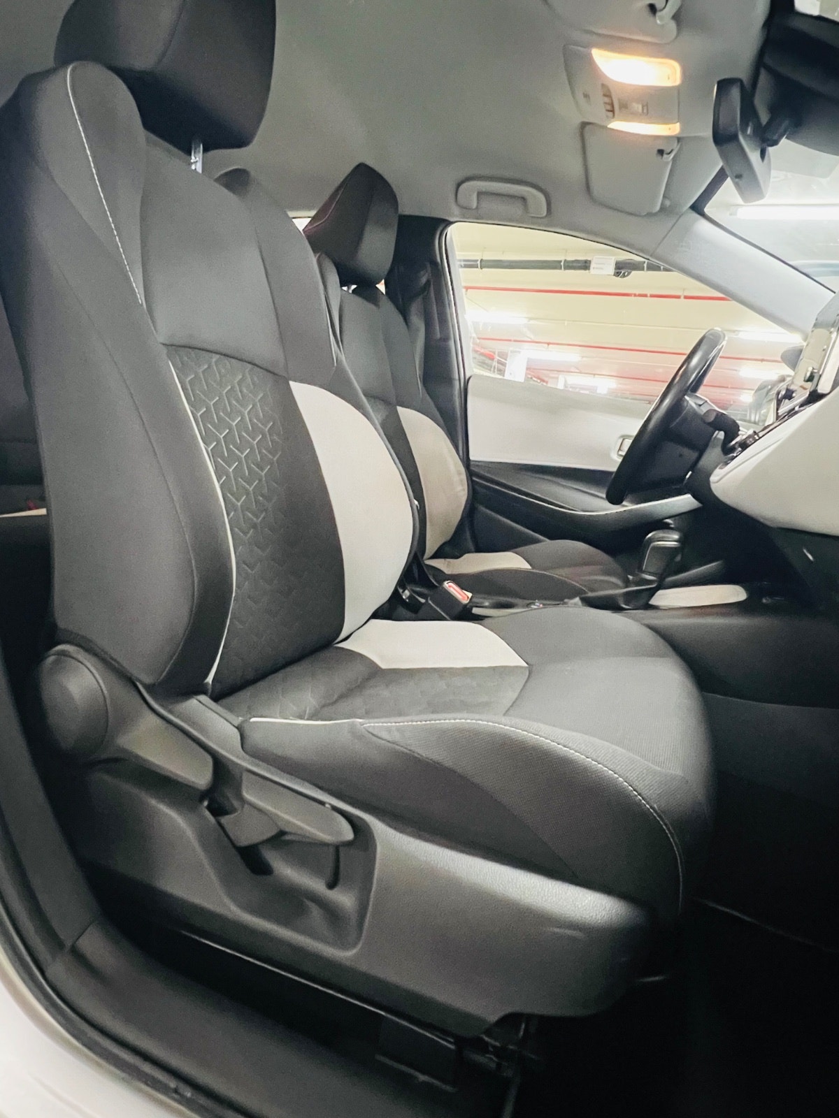 Toyota Corolla Hybrid e-CVT, 122hp, 2019