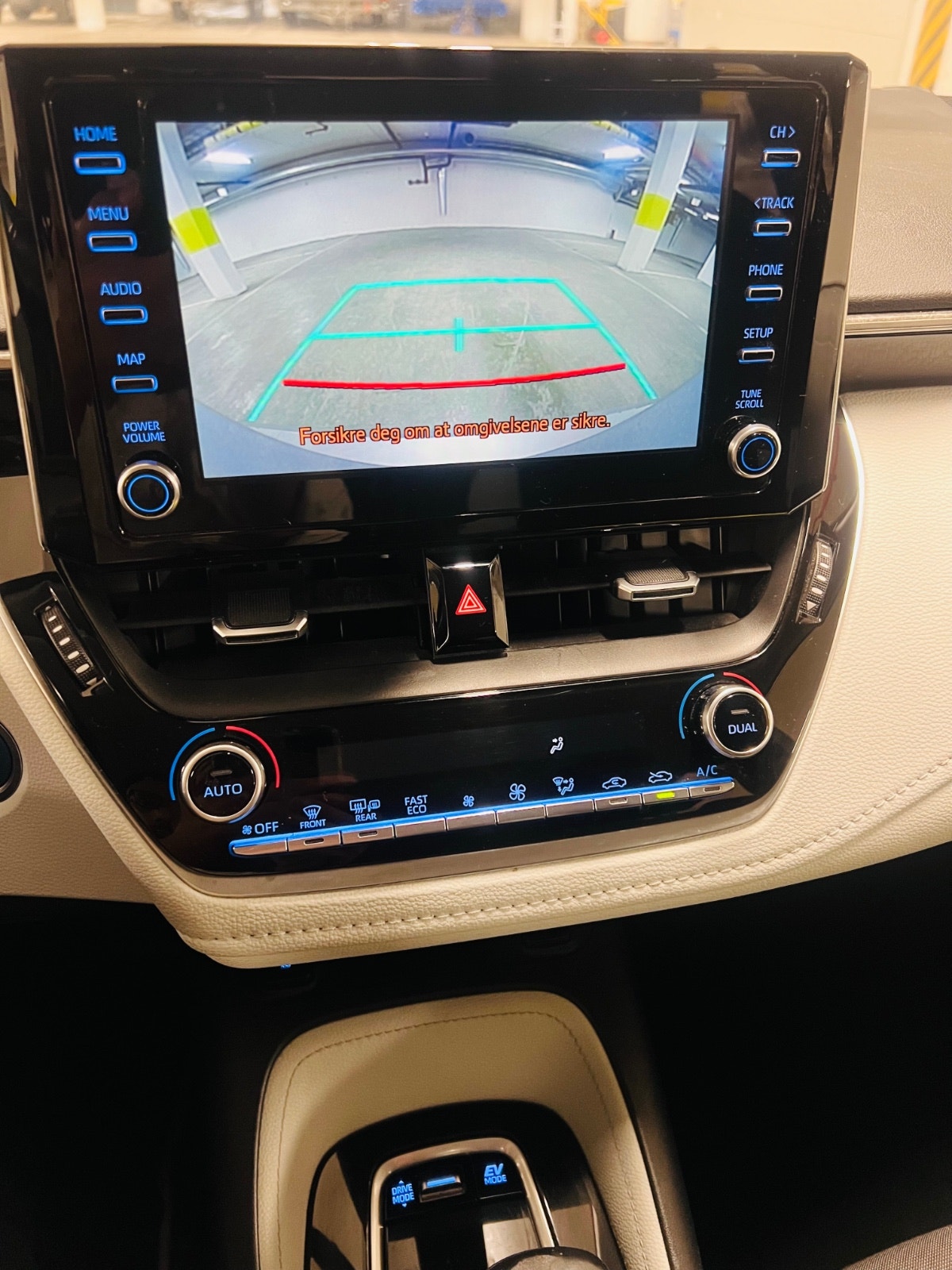 Toyota Corolla Hybrid e-CVT, 122hp, 2019