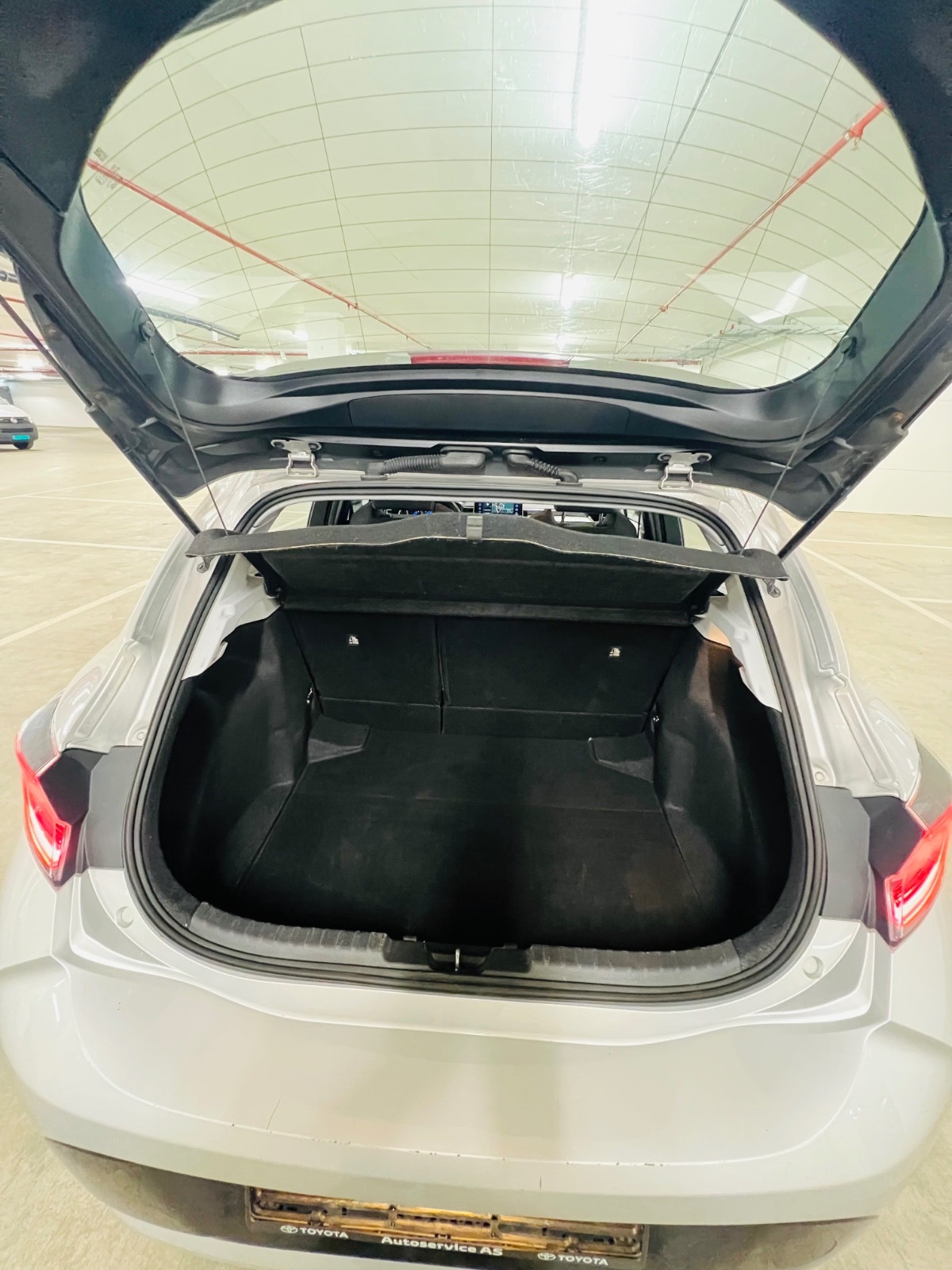 Toyota Corolla Hybrid e-CVT, 122hp, 2019