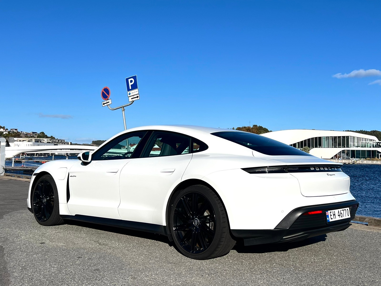 Porsche Taycan Direct Drive/Automatic, 326hp, 2021