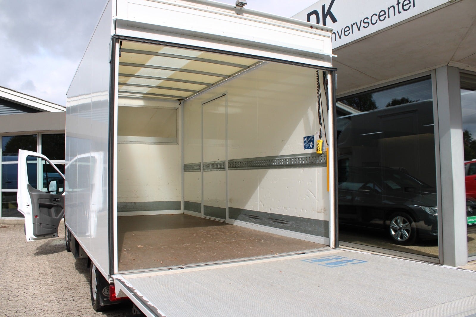 Ford Transit 350 Chassis Cab 2.0 EcoBlue SelectShift, 160hp, 2022