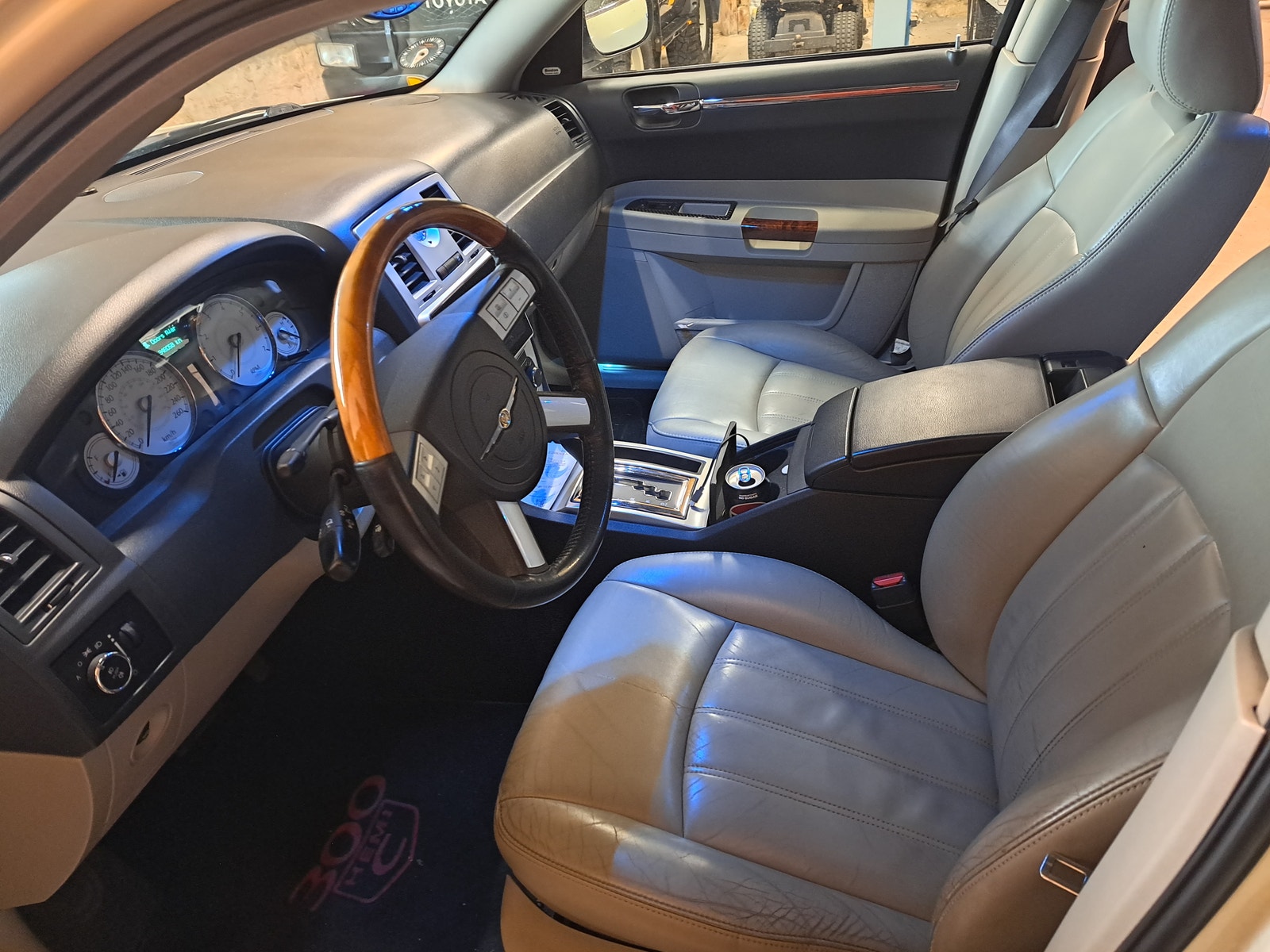 Chrysler 300C 5.7 V8 Automatisk, 5-trinn, 340hk, 2008