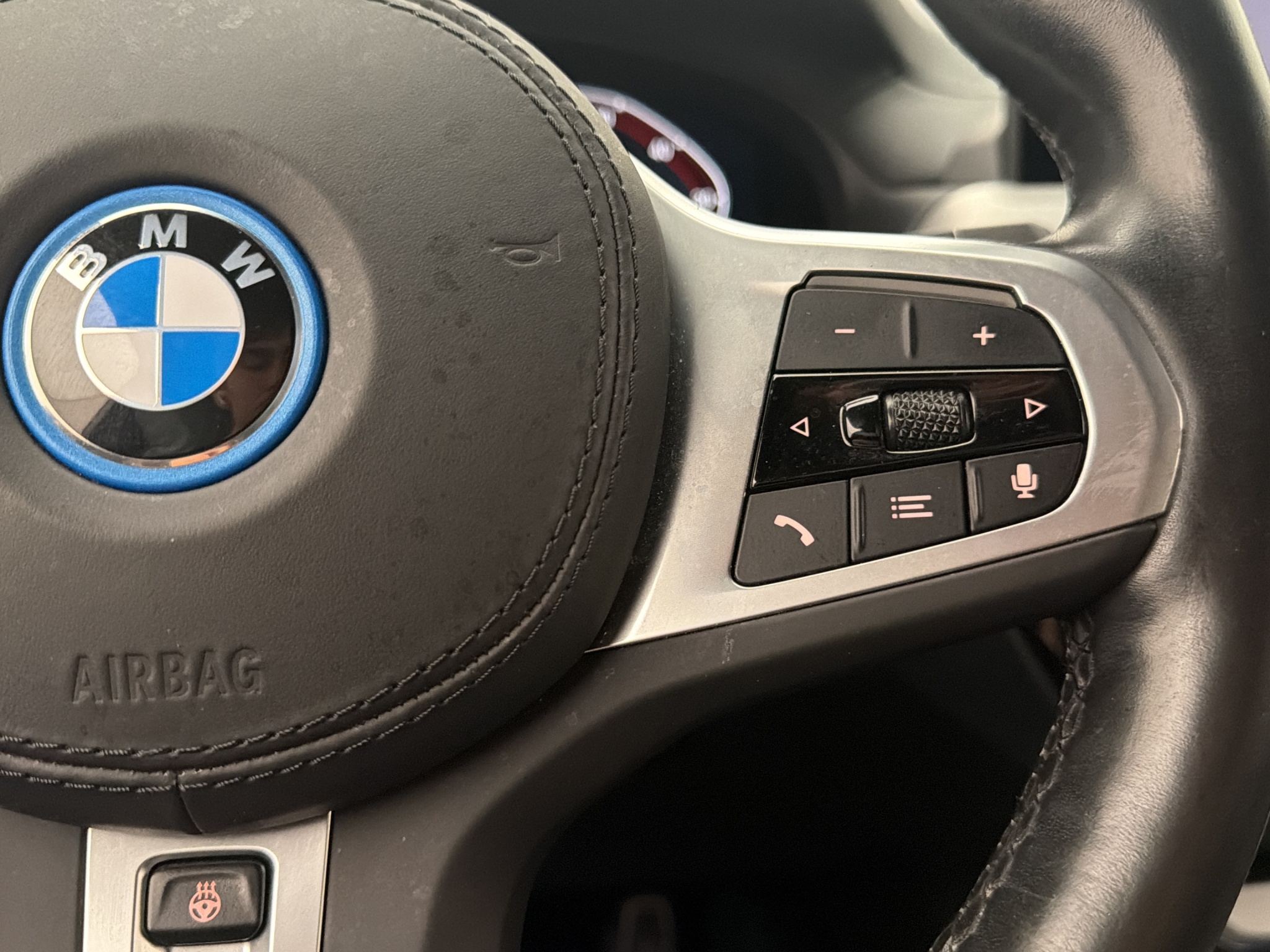 BMW iX3, 286ps, 2024