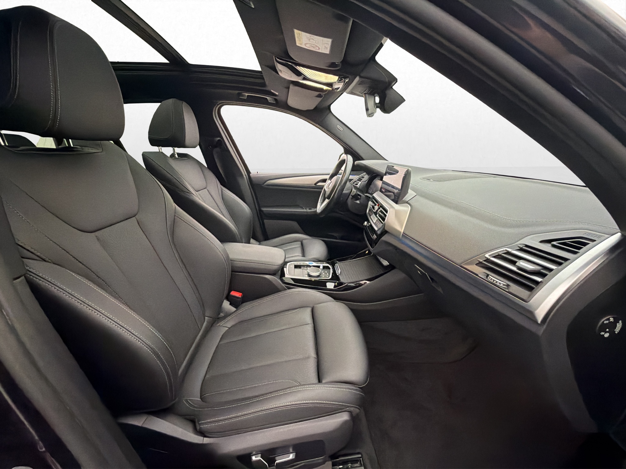 BMW iX3, 286ps, 2024