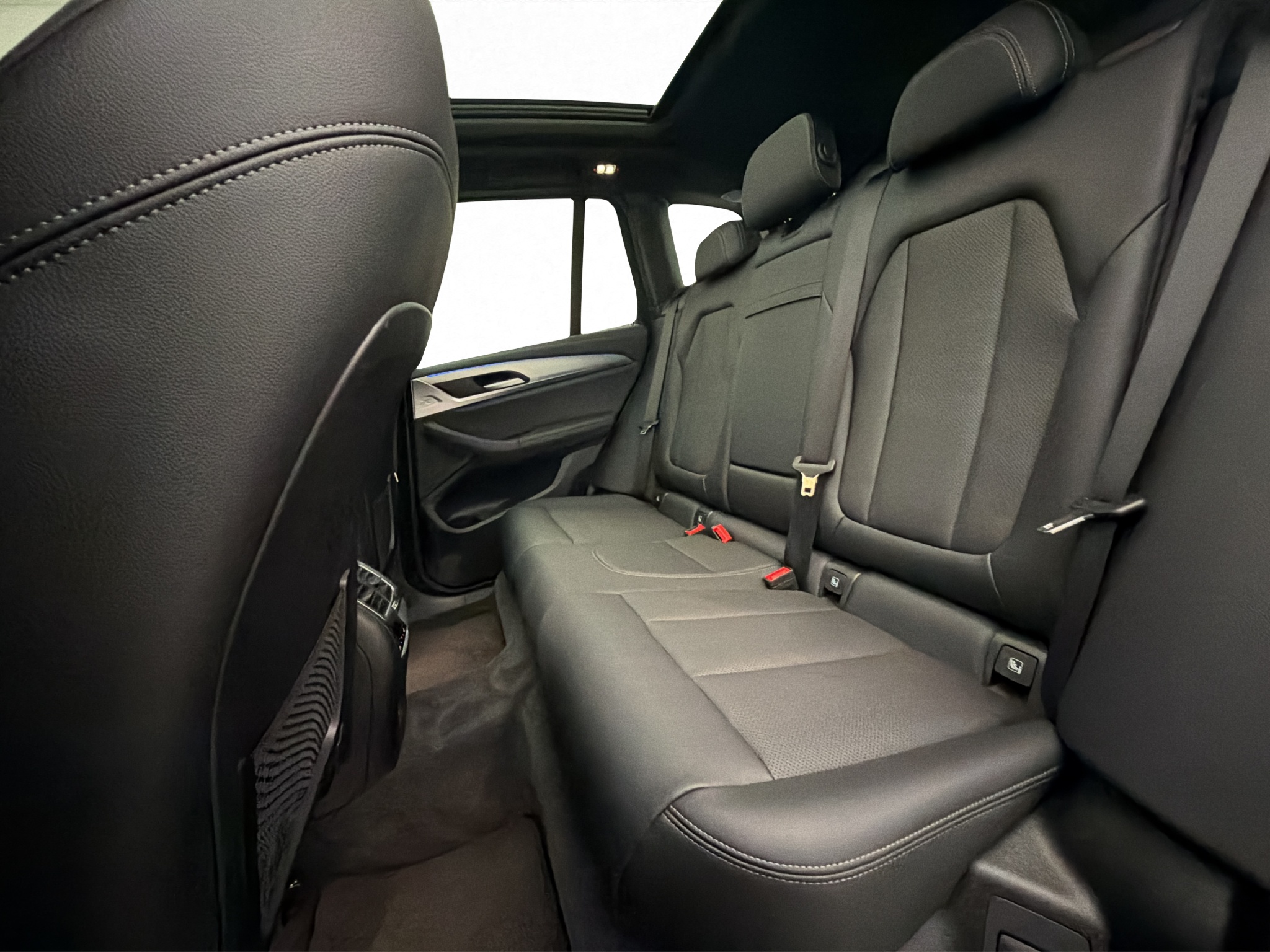 BMW iX3, 286ps, 2024