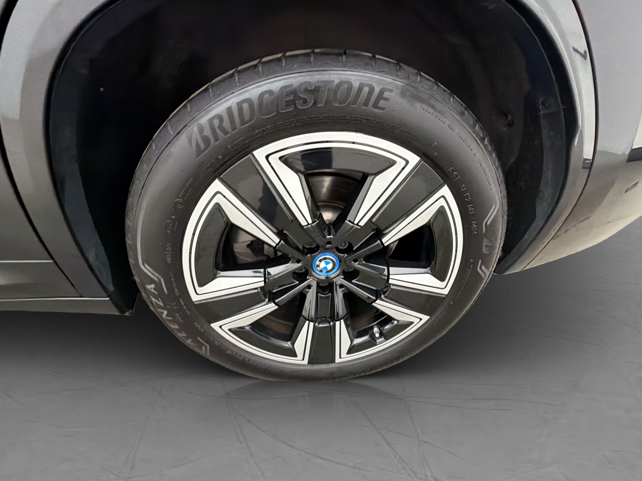 BMW iX3, 286ps, 2024