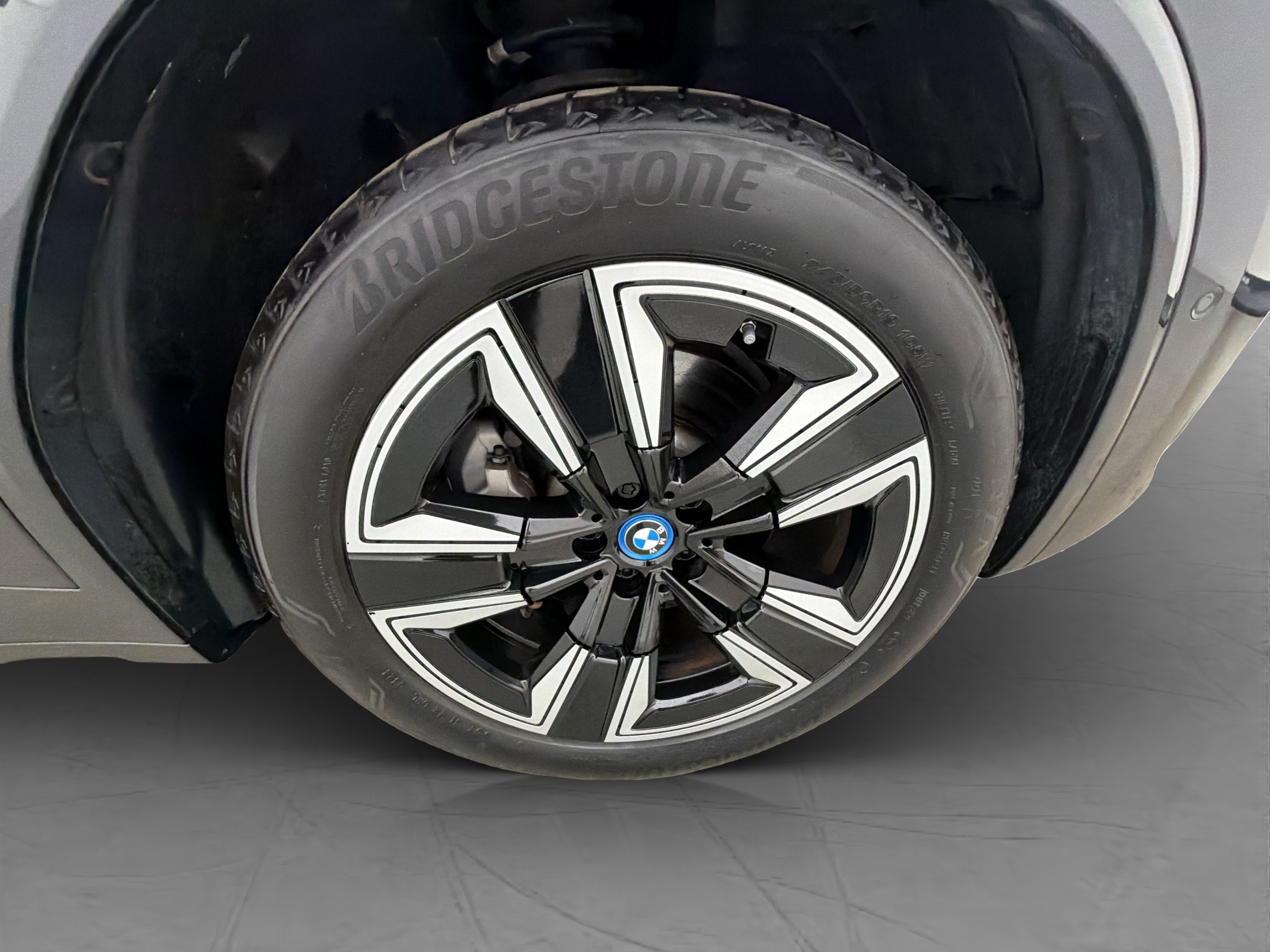 BMW iX3, 286ps, 2024