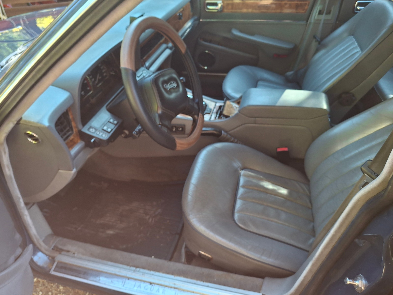 Daimler Six 4.0 Automatic, 4-trins, 226ps, 1990