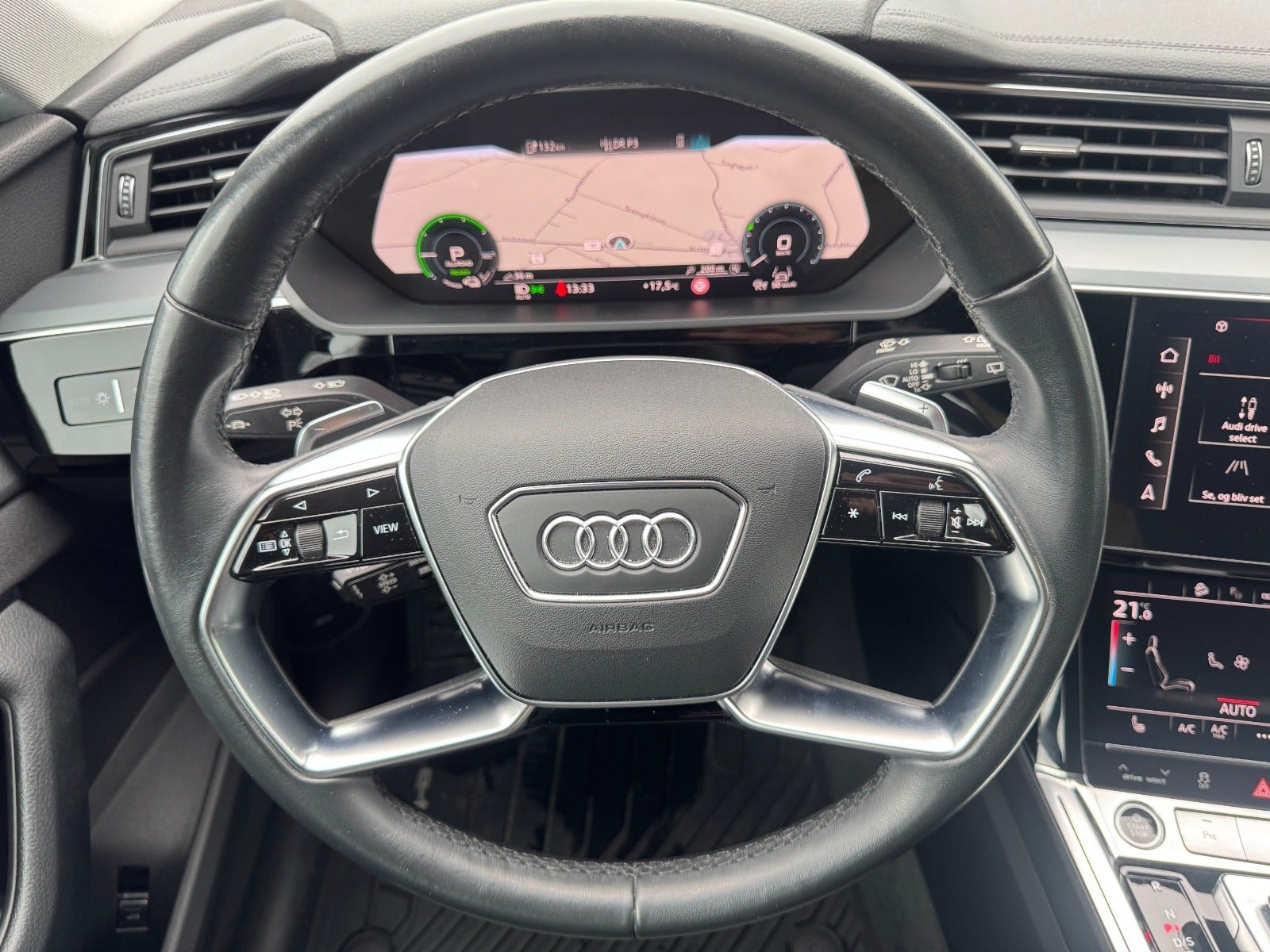 Audi e-tron 55 quattro, 408ps, 2022