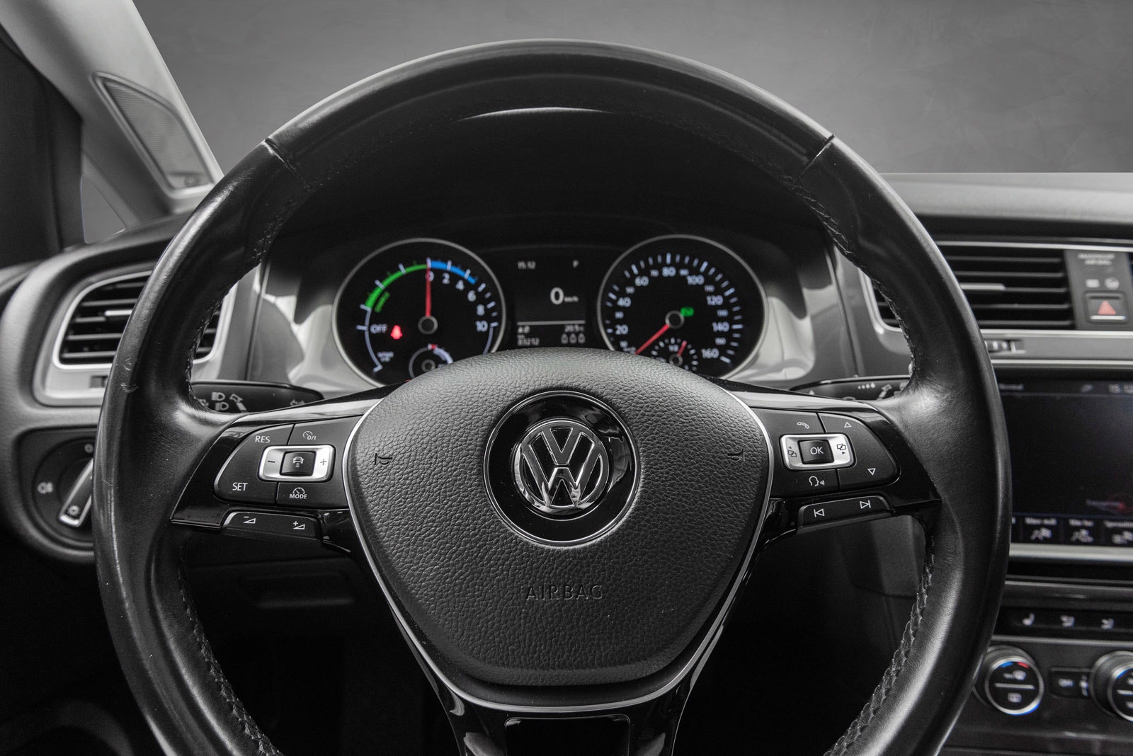 Volkswagen e-Golf, 116hp, 2016