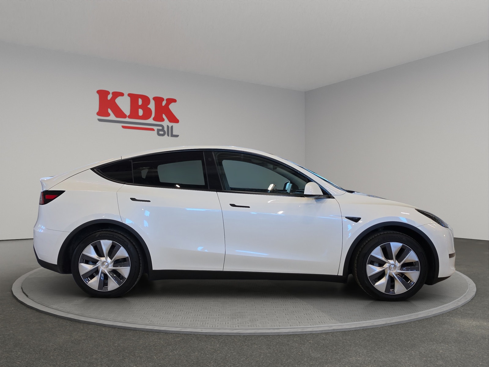 Tesla Model Y Long Range AWD, 514hp, 2024
