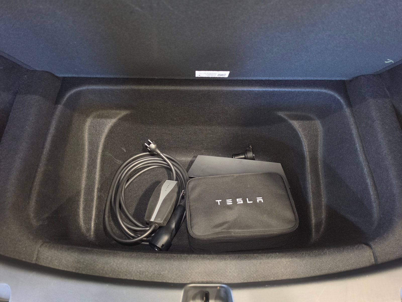 Tesla Model Y Long Range AWD, 514hp, 2024
