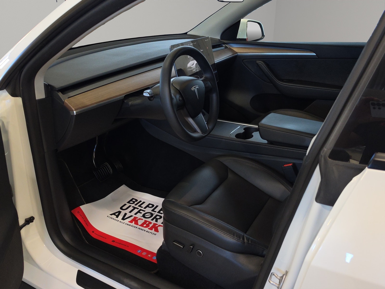 Tesla Model Y Long Range AWD, 514hp, 2024
