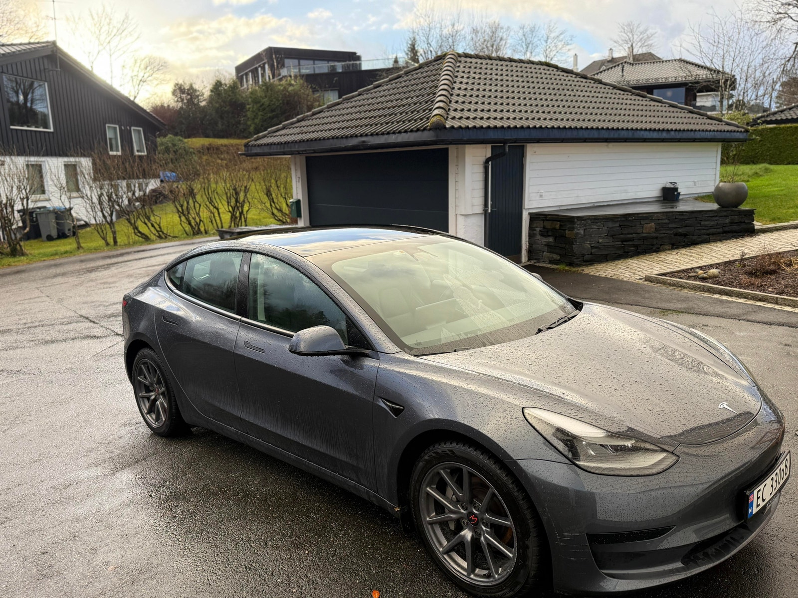 Tesla Model 3 Standard Range Plus, 325hp, 2021