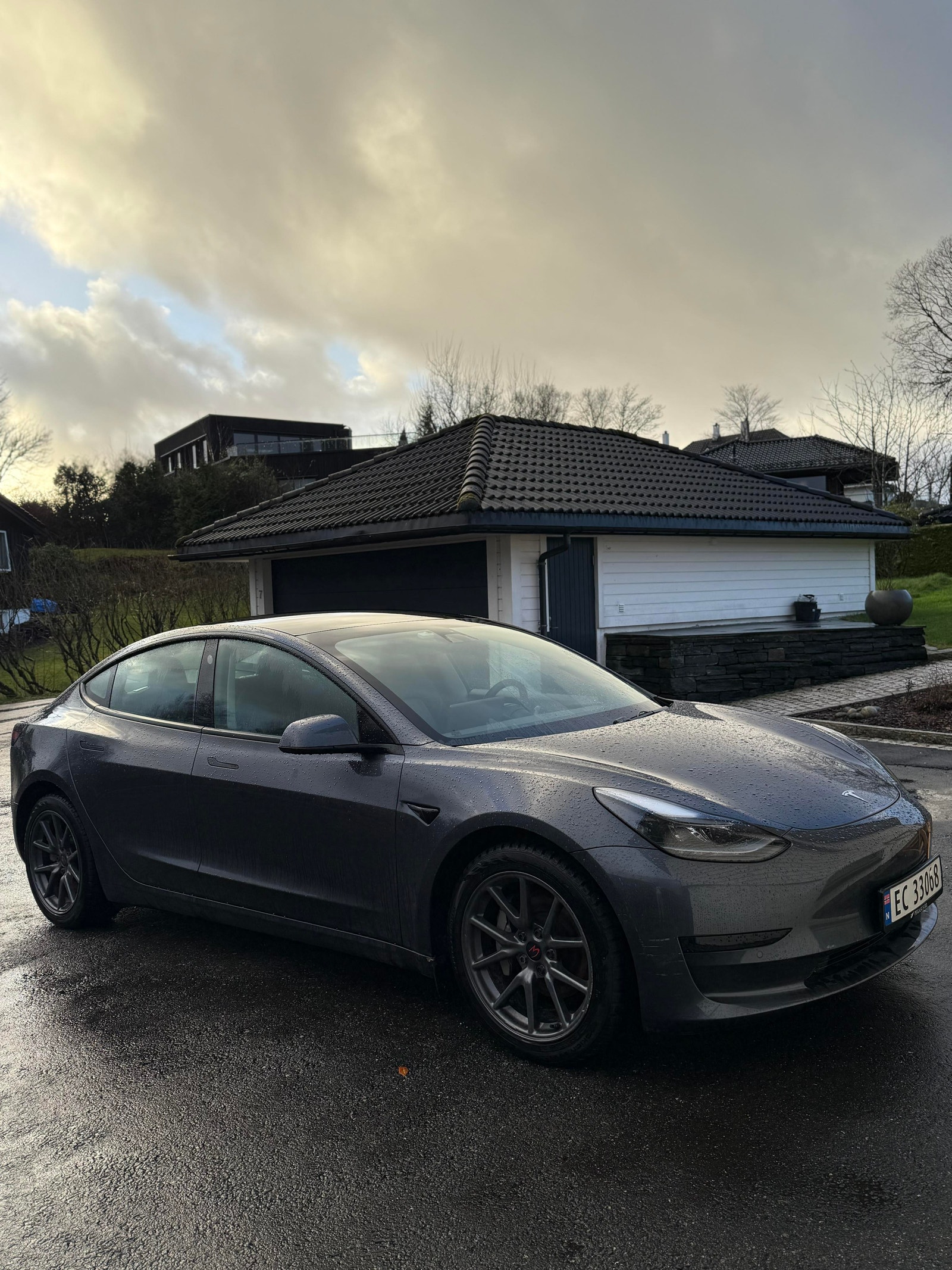 Tesla Model 3 Standard Range Plus, 325hp, 2021