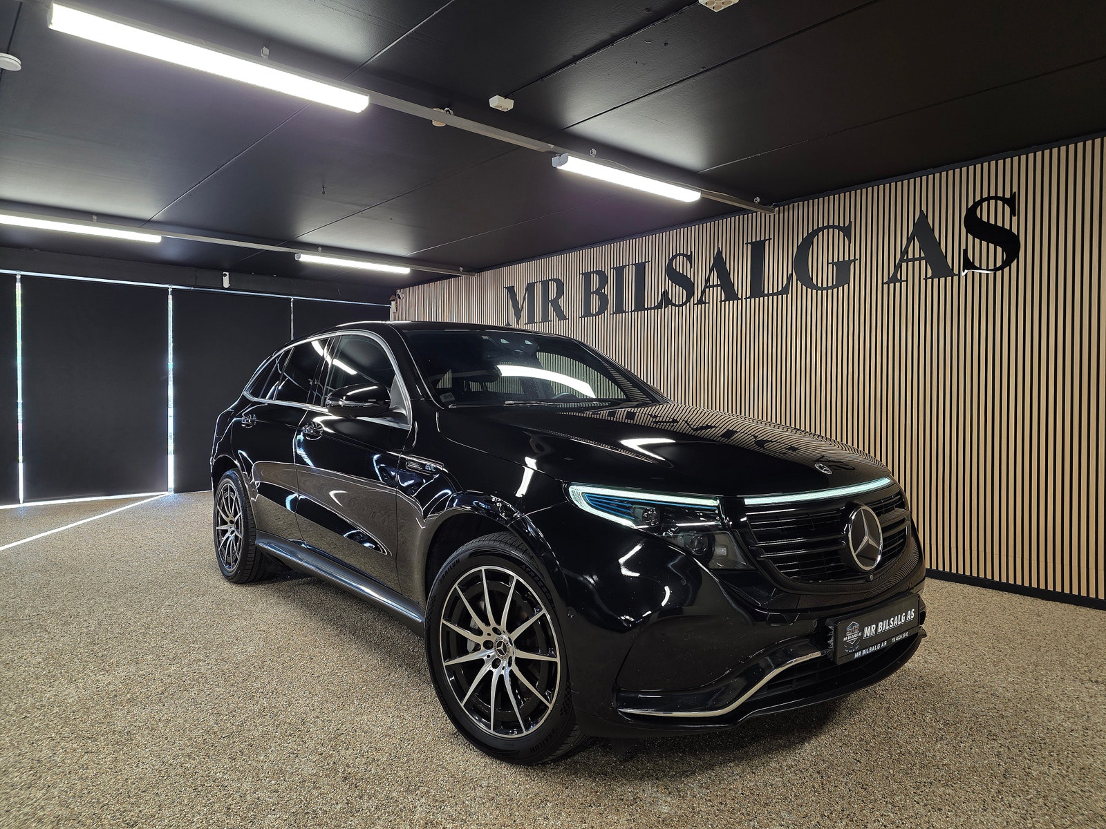 Mercedes-Benz EQC 400 4MATIC, 408hp, 2021