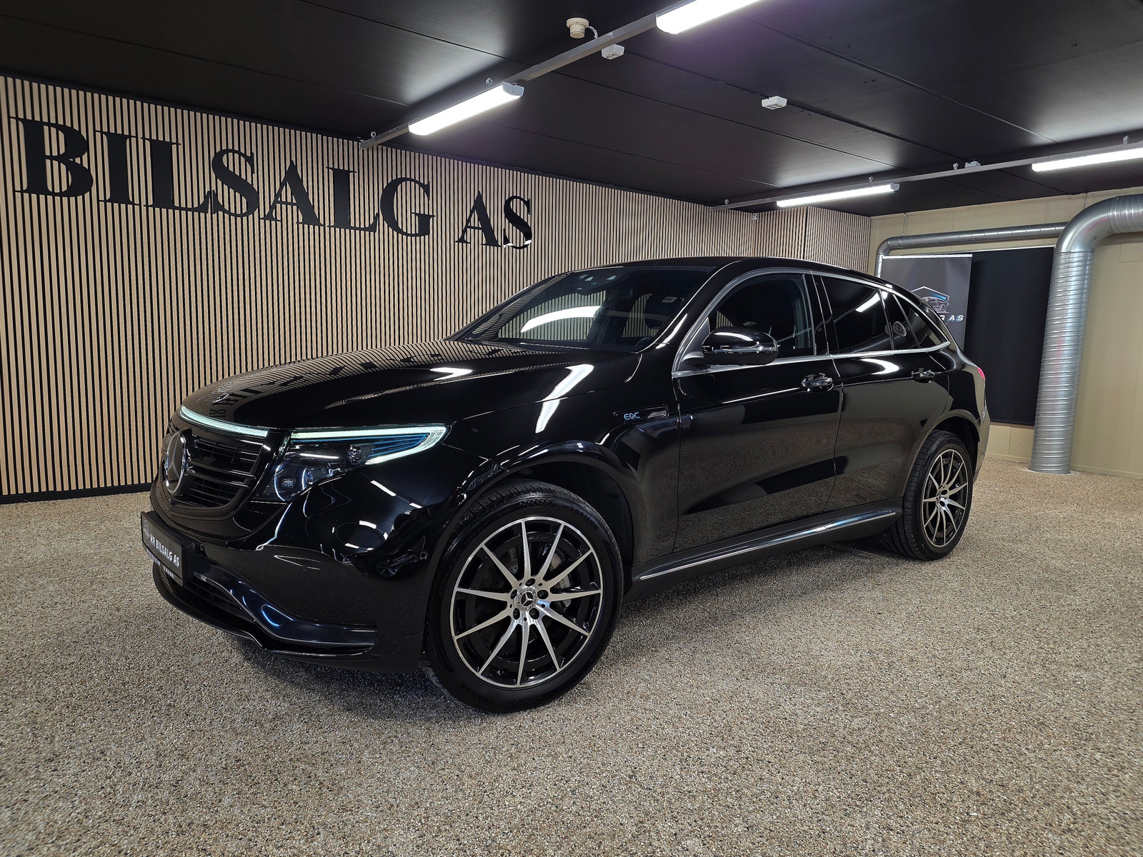 Mercedes-Benz EQC 400 4MATIC, 408hp, 2021