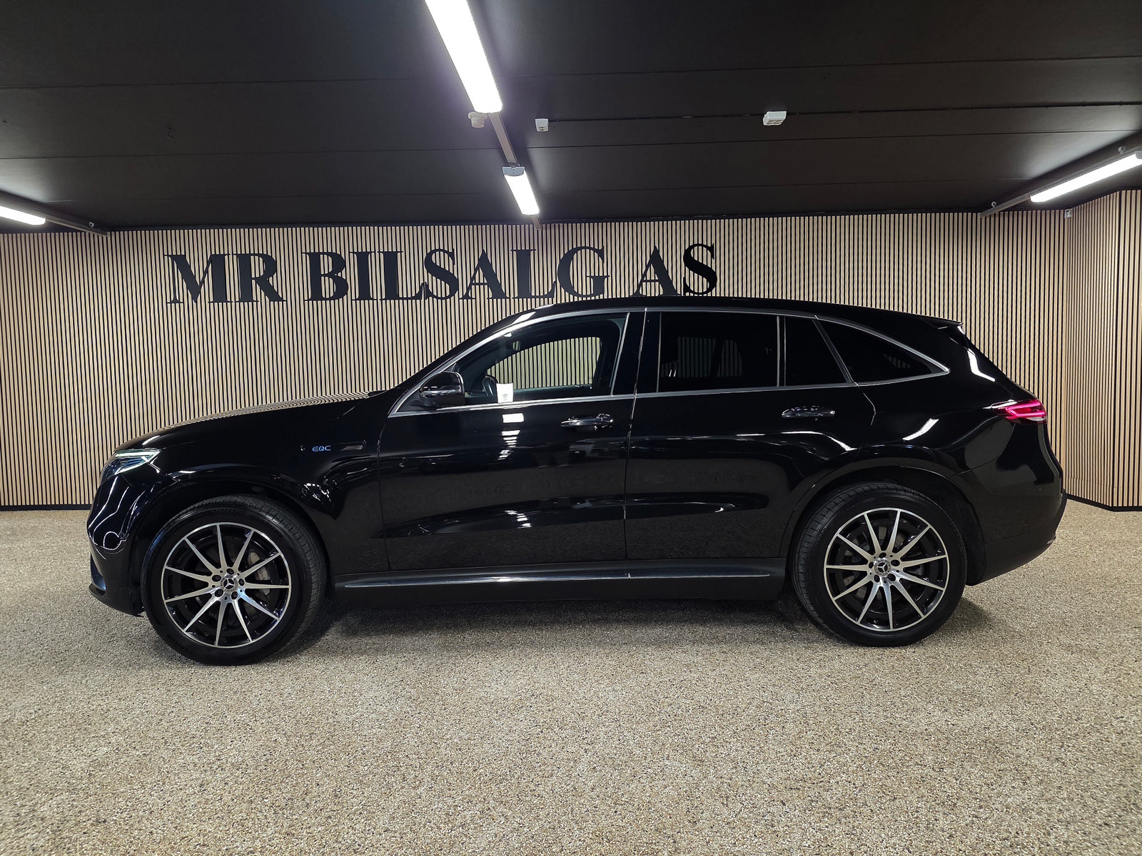 Mercedes-Benz EQC 400 4MATIC, 408hp, 2021