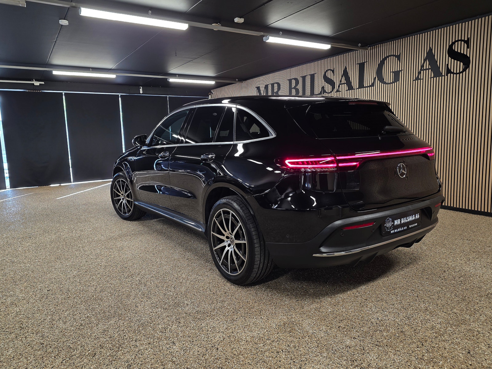 Mercedes-Benz EQC 400 4MATIC, 408hp, 2021