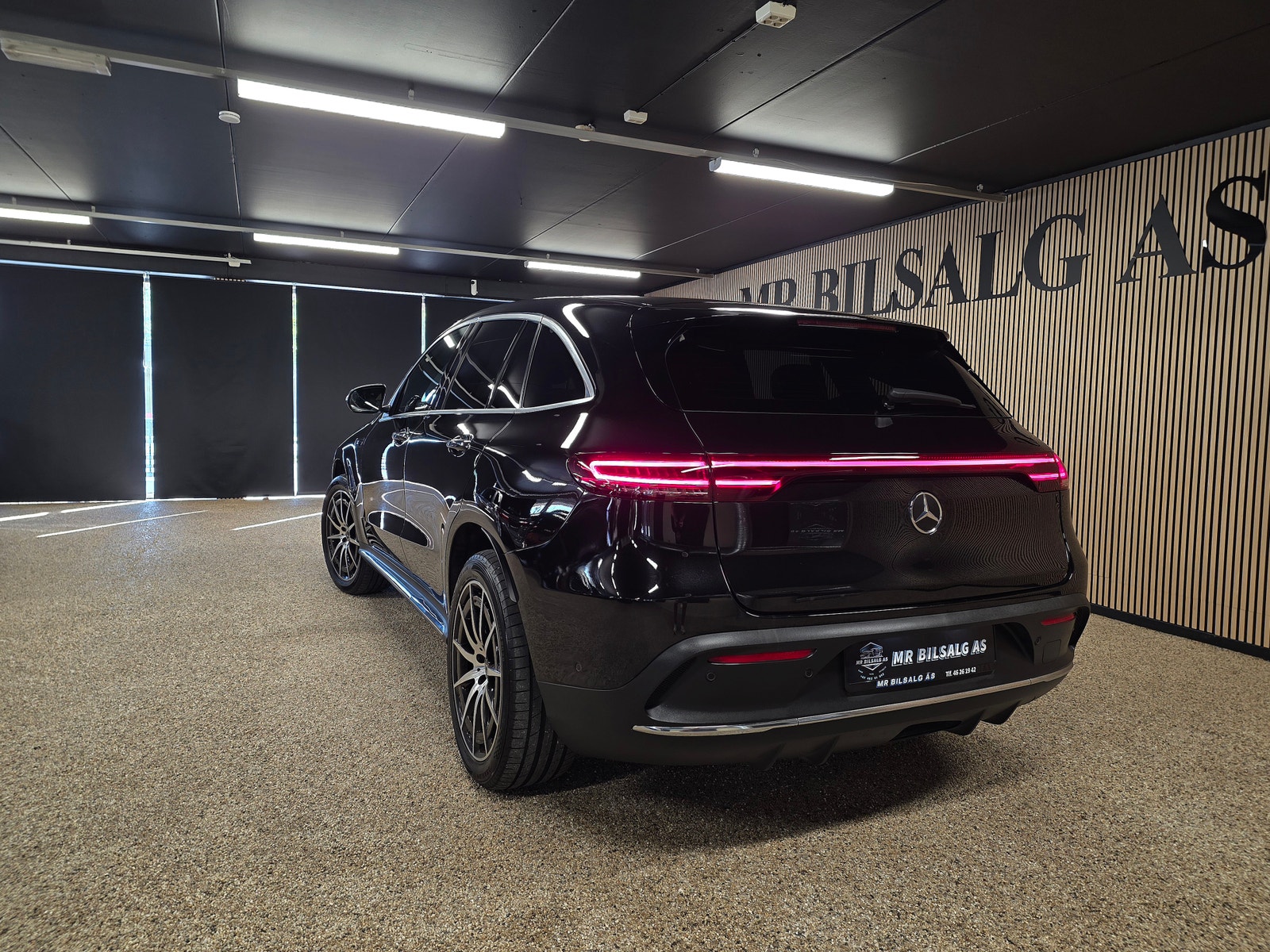 Mercedes-Benz EQC 400 4MATIC, 408hp, 2021
