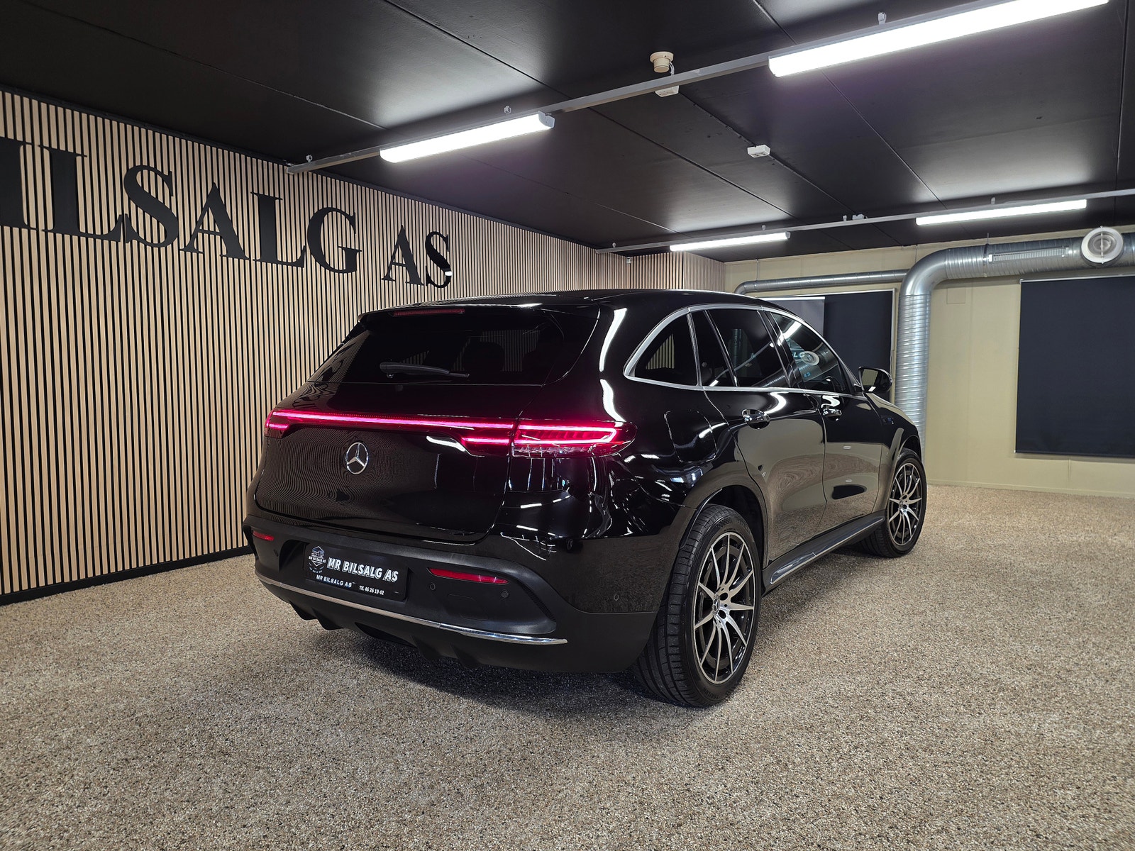 Mercedes-Benz EQC 400 4MATIC, 408hp, 2021