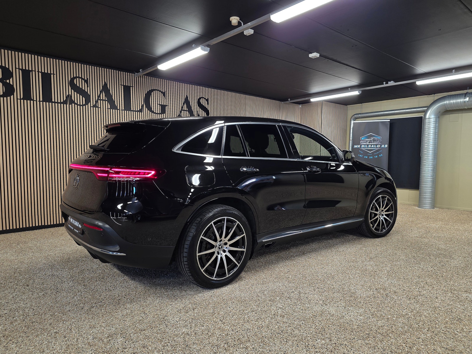 Mercedes-Benz EQC 400 4MATIC, 408hp, 2021