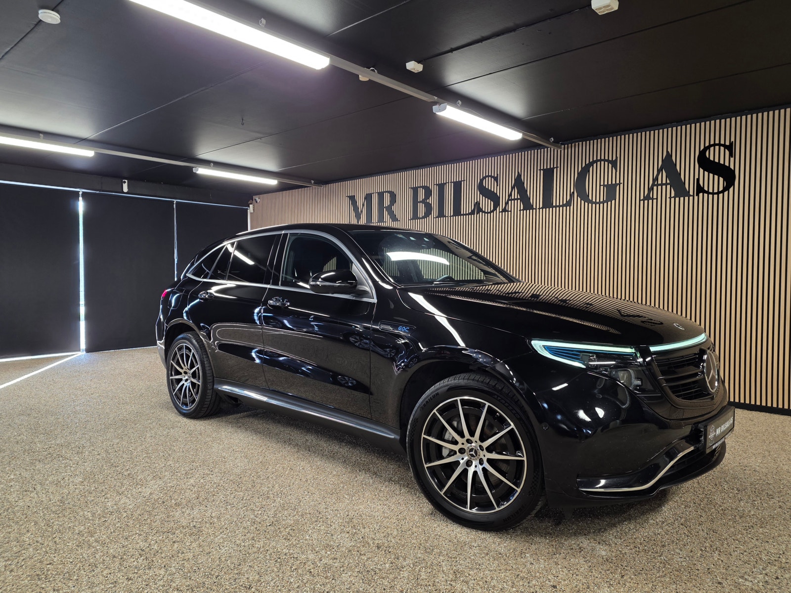 Mercedes-Benz EQC 400 4MATIC, 408hp, 2021