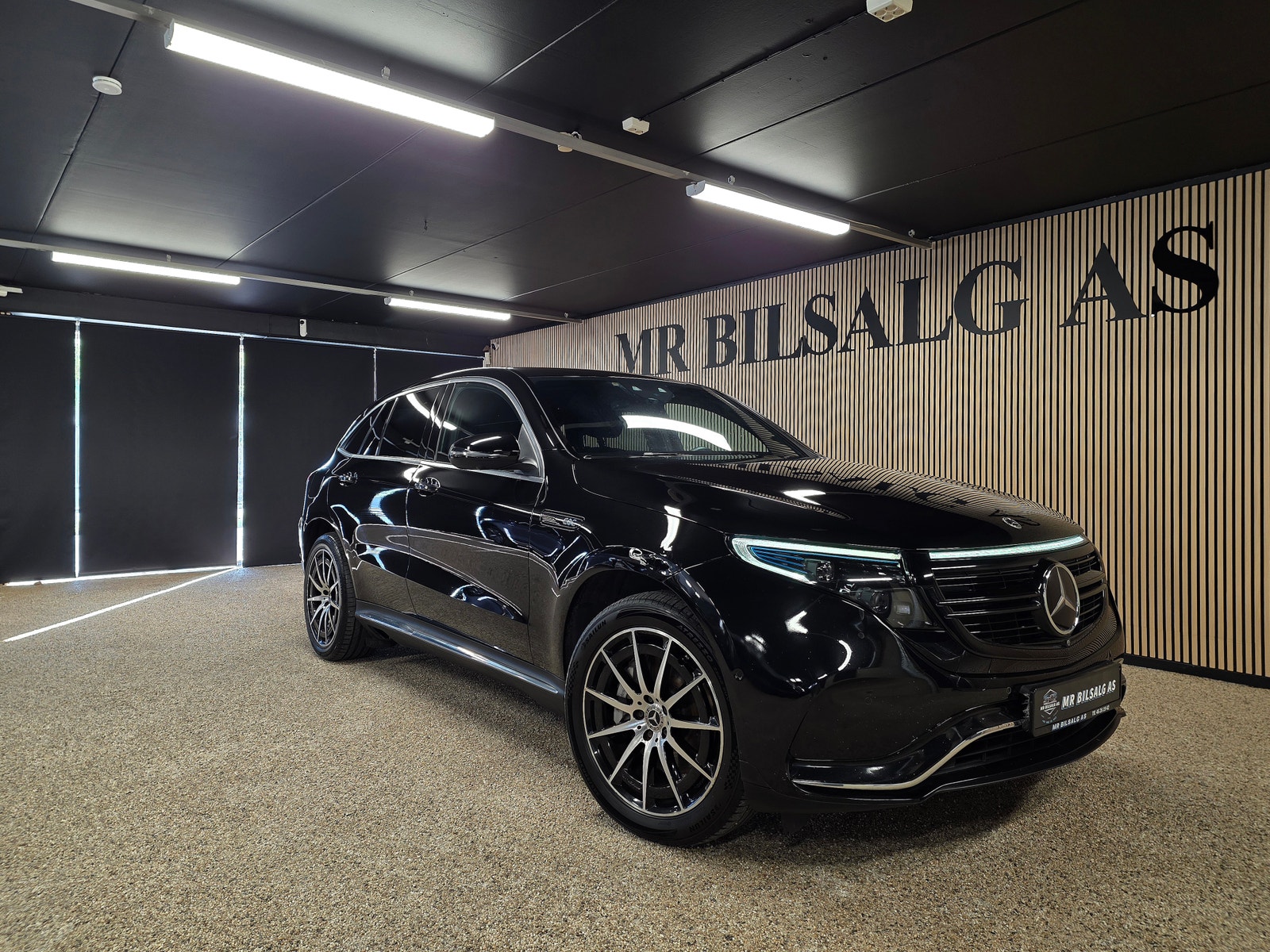 Mercedes-Benz EQC 400 4MATIC, 408hp, 2021