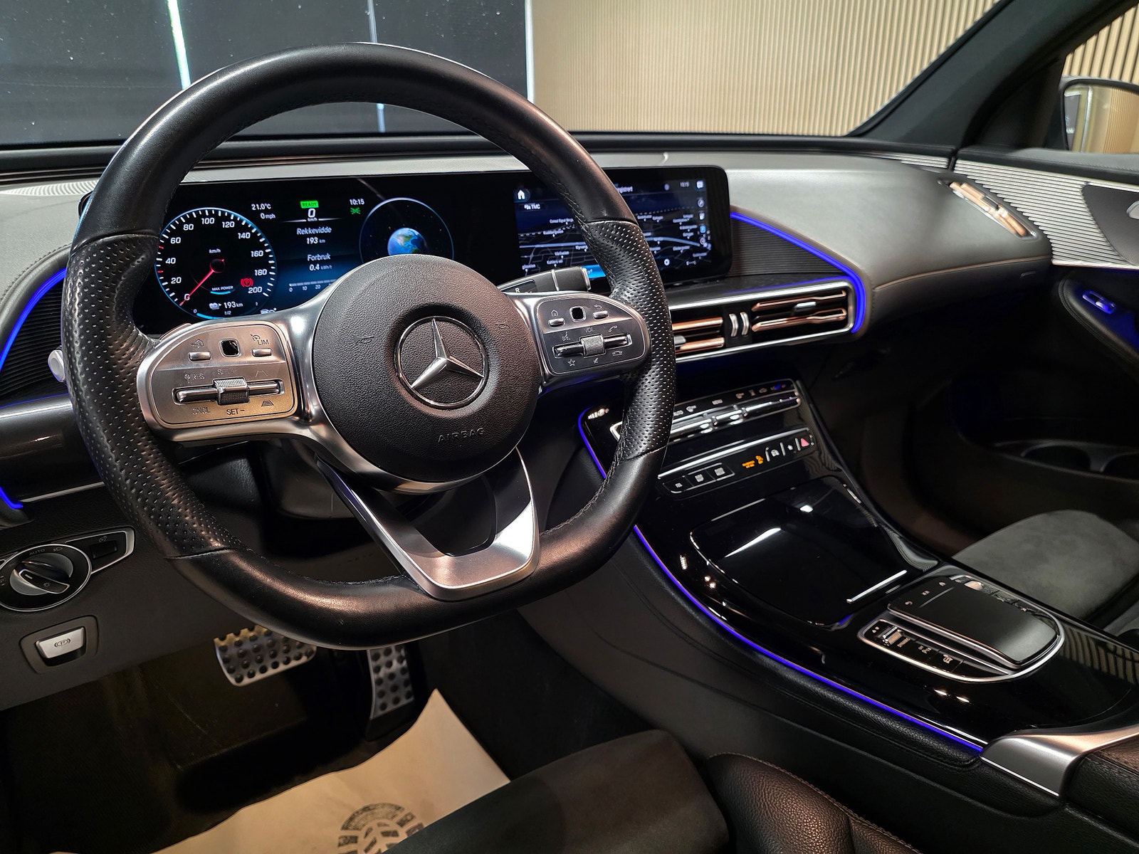 Mercedes-Benz EQC 400 4MATIC, 408hp, 2021