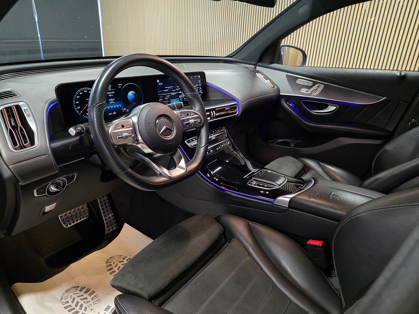 Mercedes-Benz EQC 400 4MATIC, 408hp, 2021