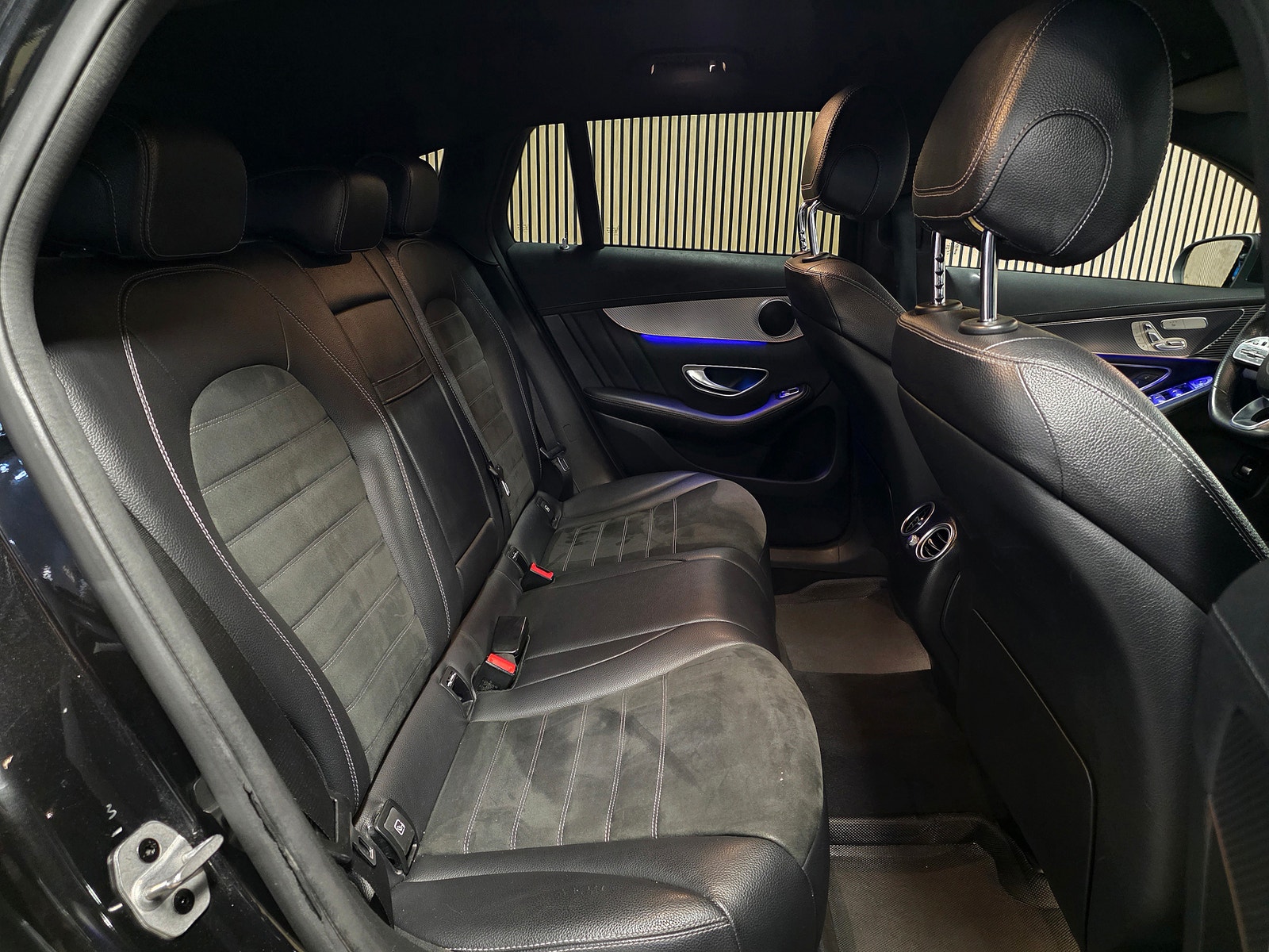Mercedes-Benz EQC 400 4MATIC, 408hp, 2021