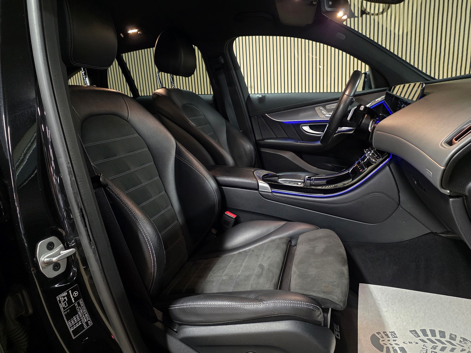 Mercedes-Benz EQC 400 4MATIC, 408hp, 2021