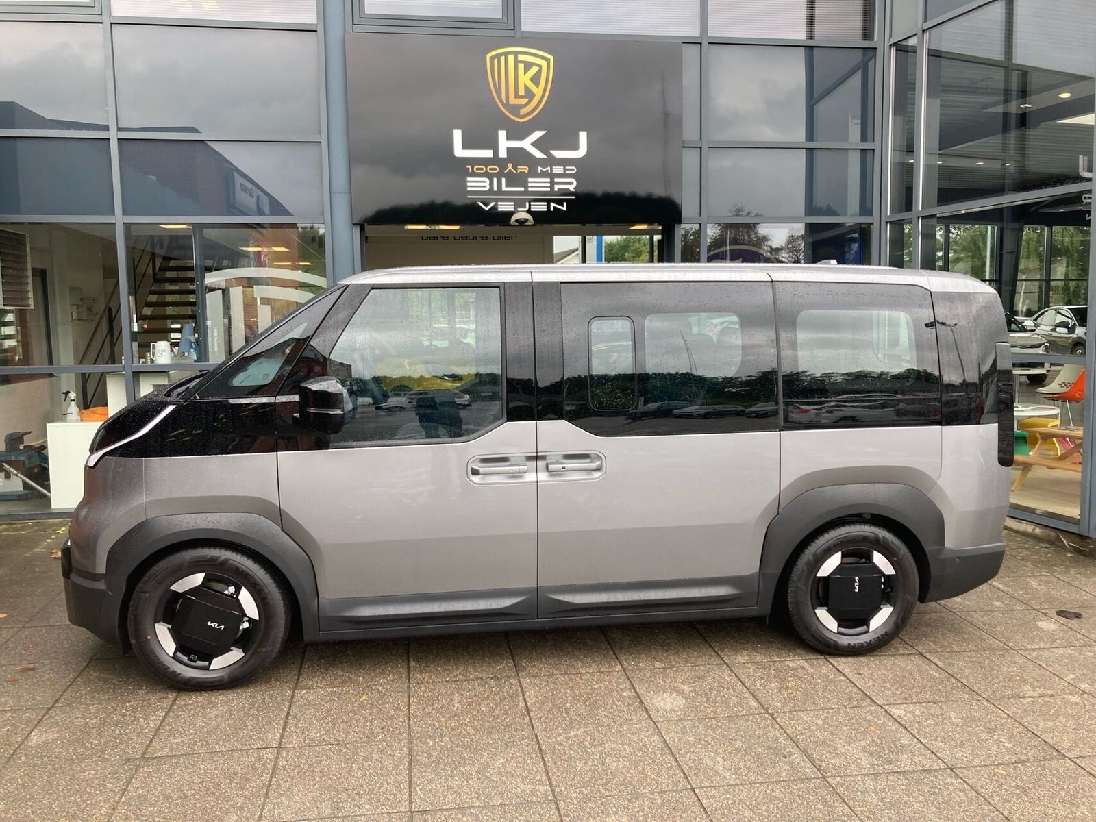 Kia PV5 Long Range Passenger 71.2 kWh, 163ps, 2026