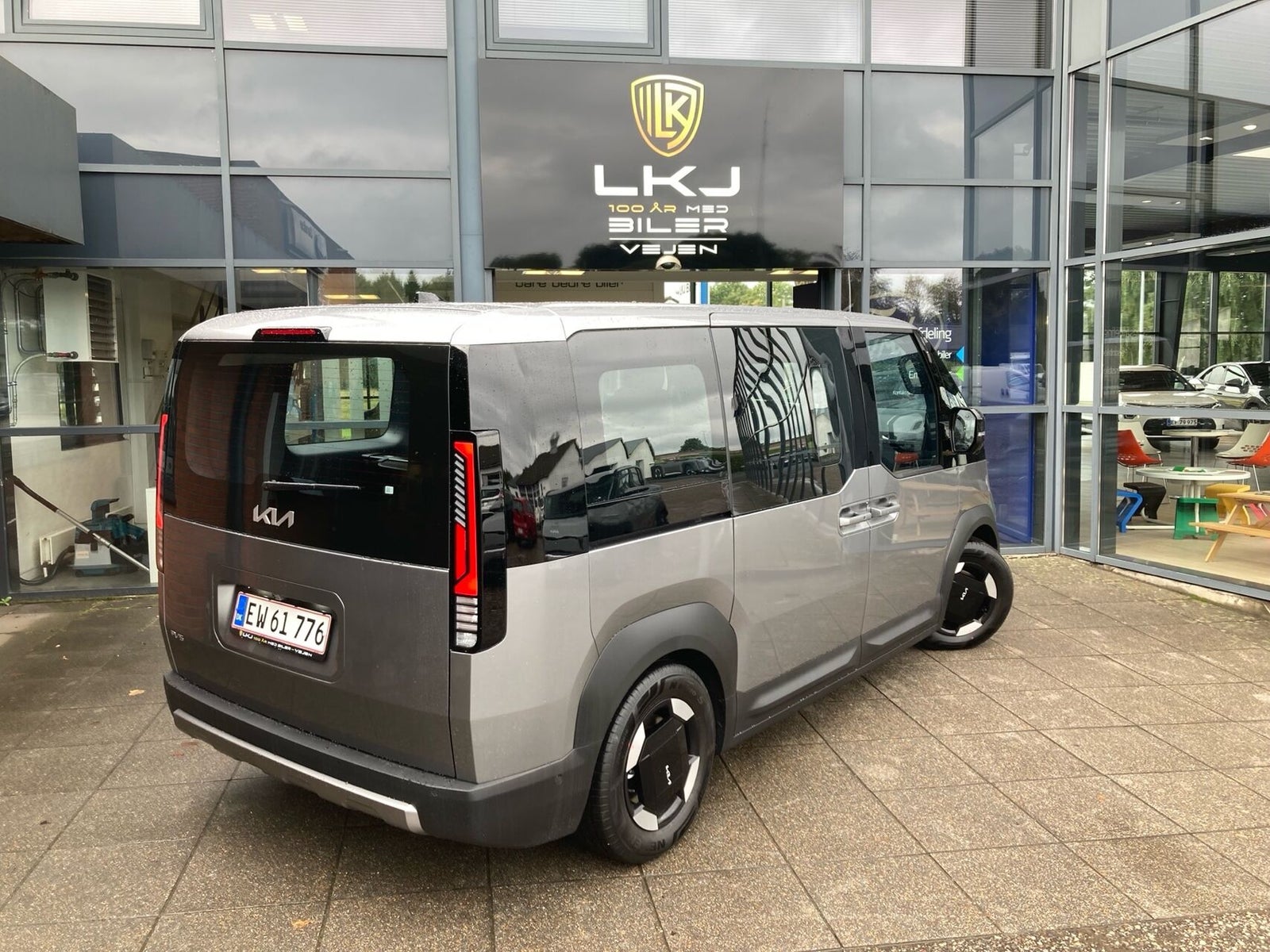 Kia PV5 Long Range Passenger 71.2 kWh, 163ps, 2026