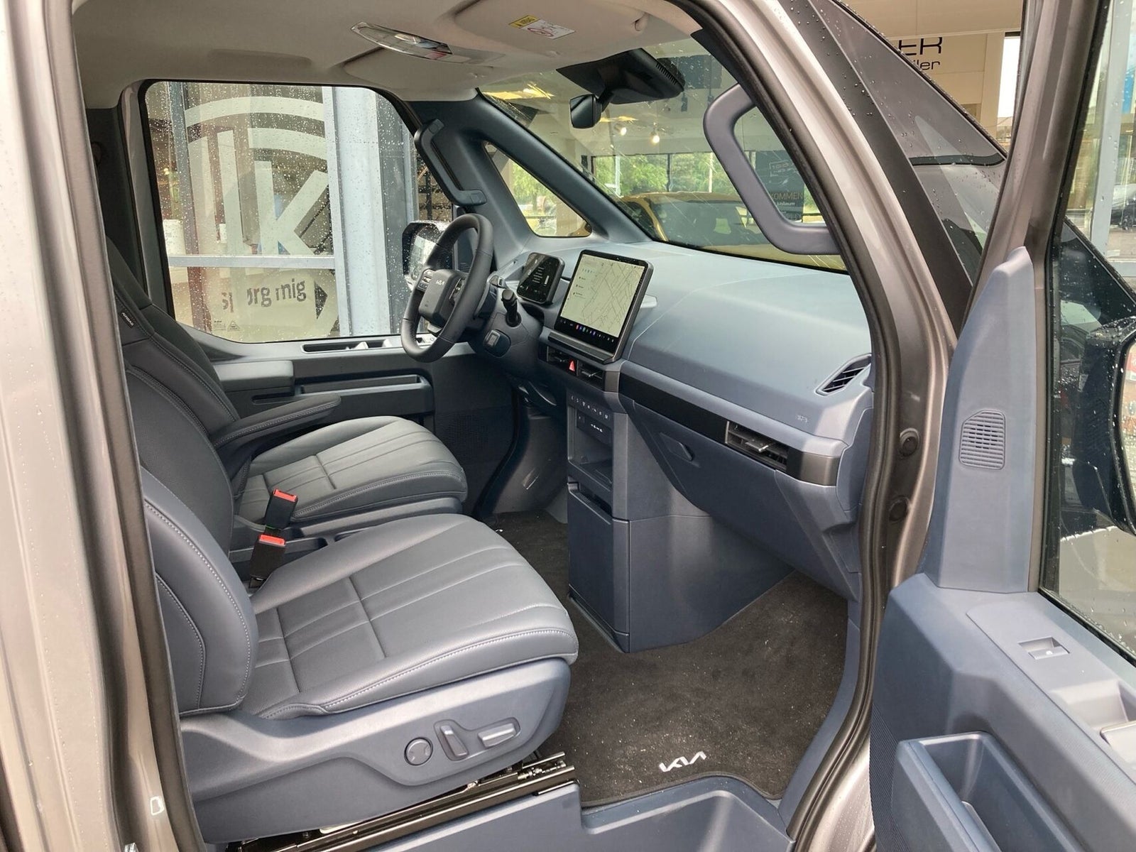 Kia PV5 Long Range Passenger 71.2 kWh, 163ps, 2026