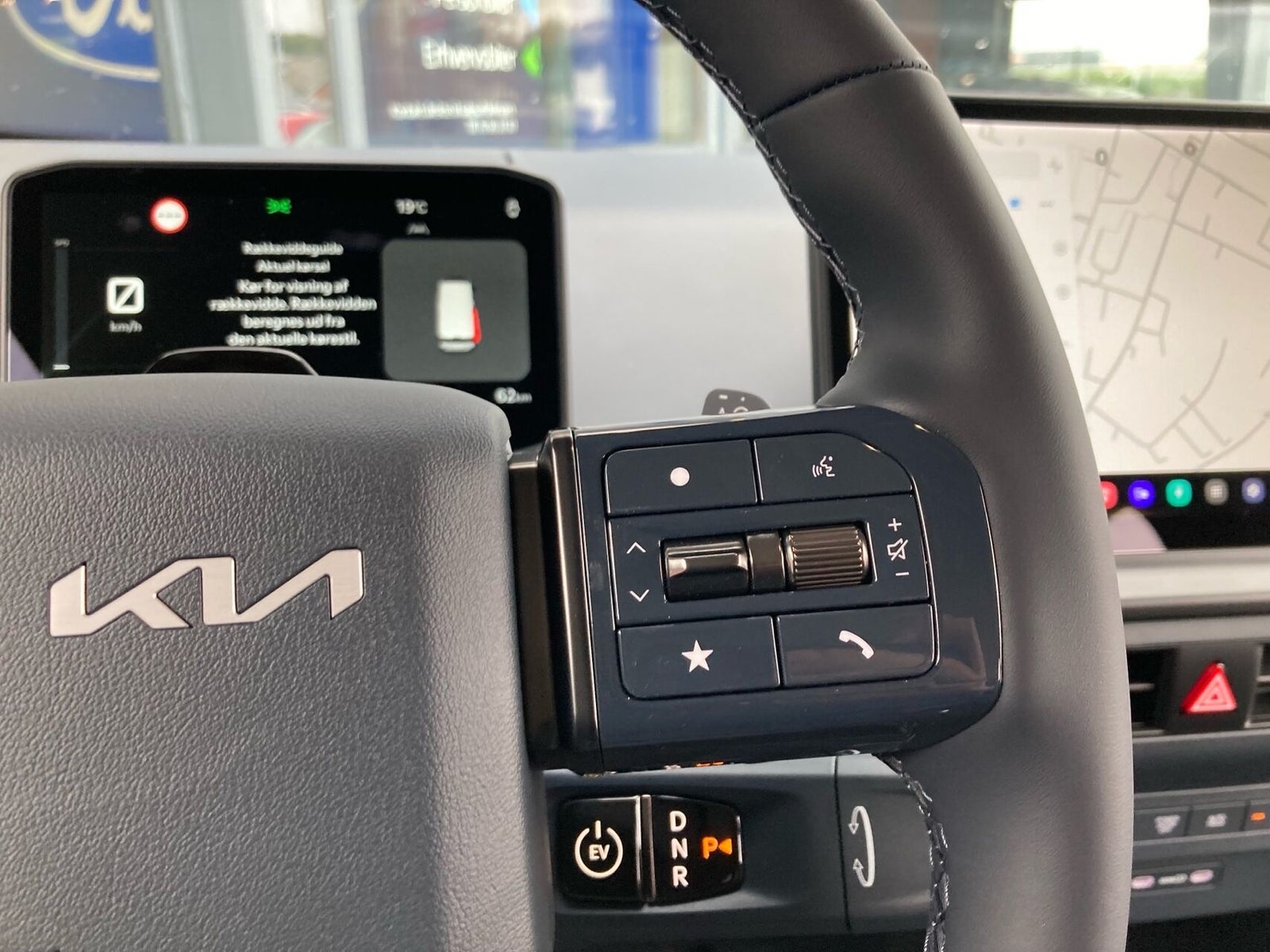 Kia PV5 Long Range Passenger 71.2 kWh, 163ps, 2026