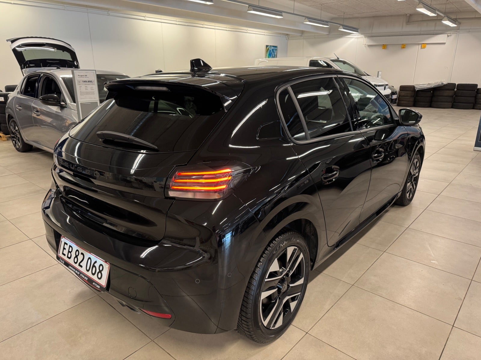 Peugeot 208 1.2 PureTech 100 Manual, 6-trins, 100ps, 2023