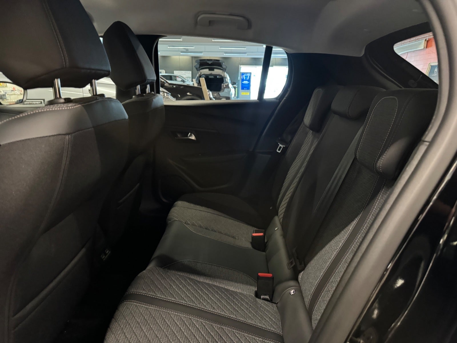 Peugeot 208 1.2 PureTech 100 Manual, 6-trins, 100ps, 2023