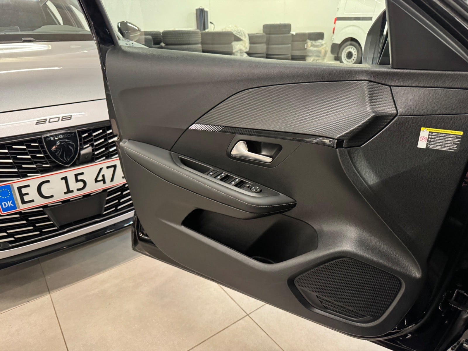 Peugeot 208 1.2 PureTech 100 Manual, 6-trins, 100ps, 2023