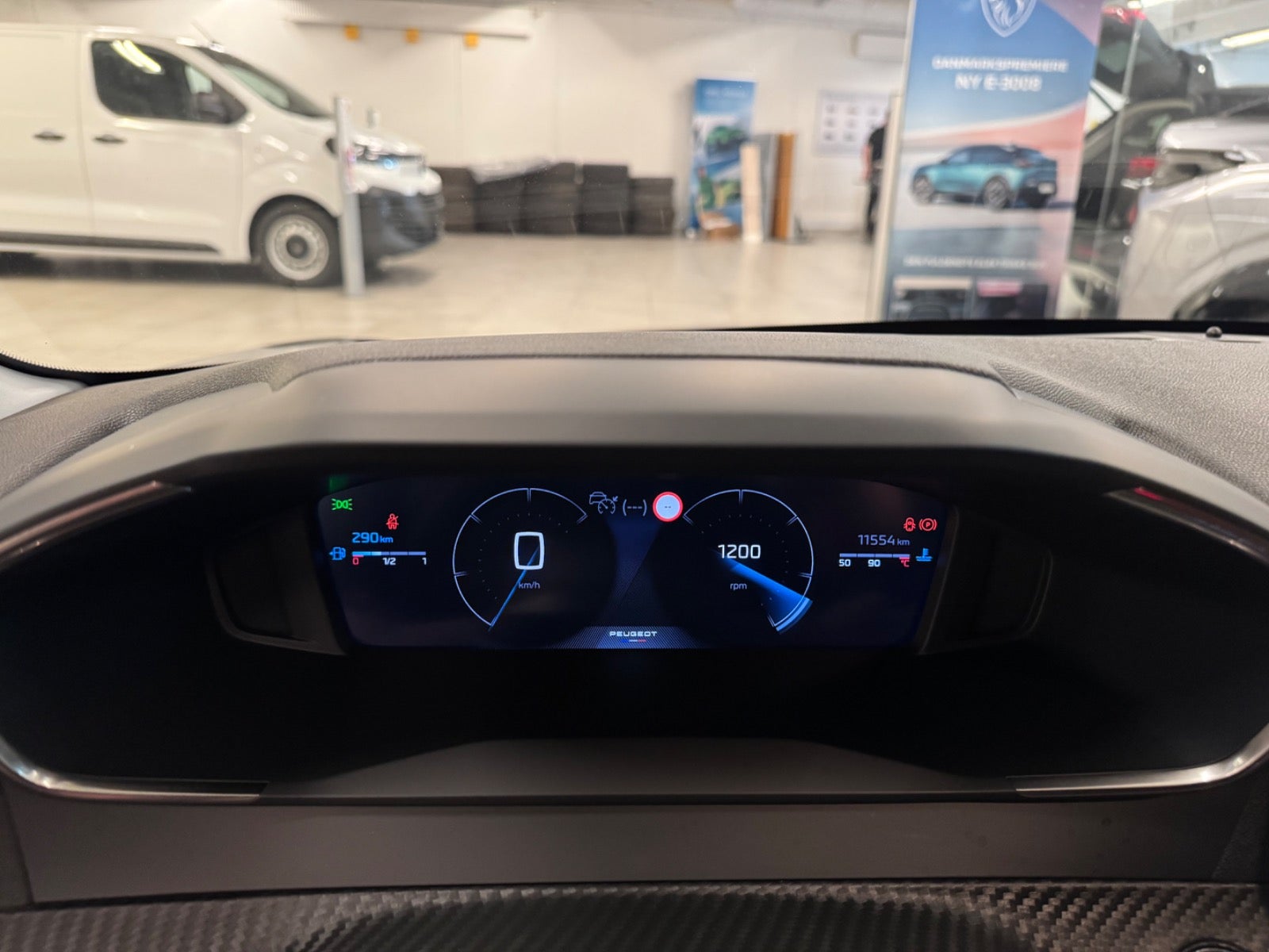 Peugeot 208 1.2 PureTech 100 Manual, 6-trins, 100ps, 2023