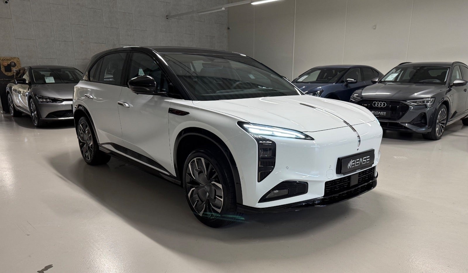 Hongqi EHS7 85 kWh, 343ps, 2025