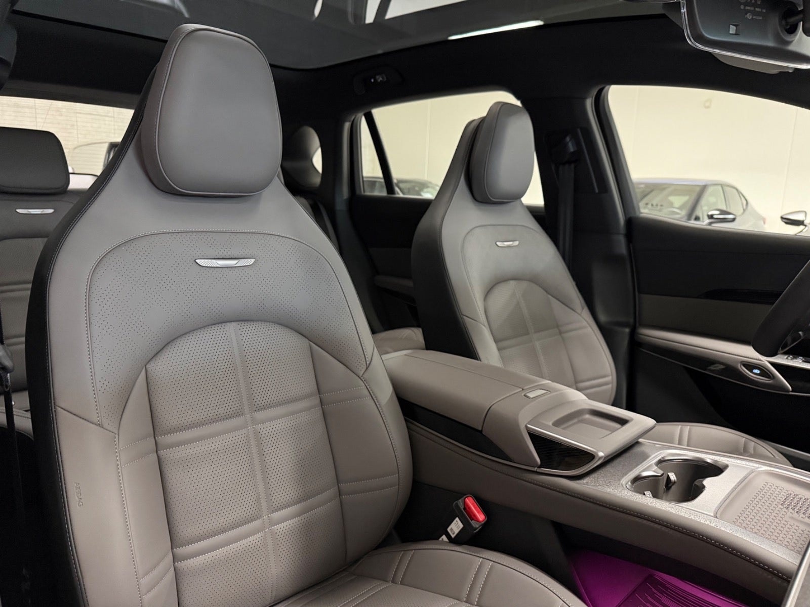 Hongqi EHS7 85 kWh, 343ps, 2025