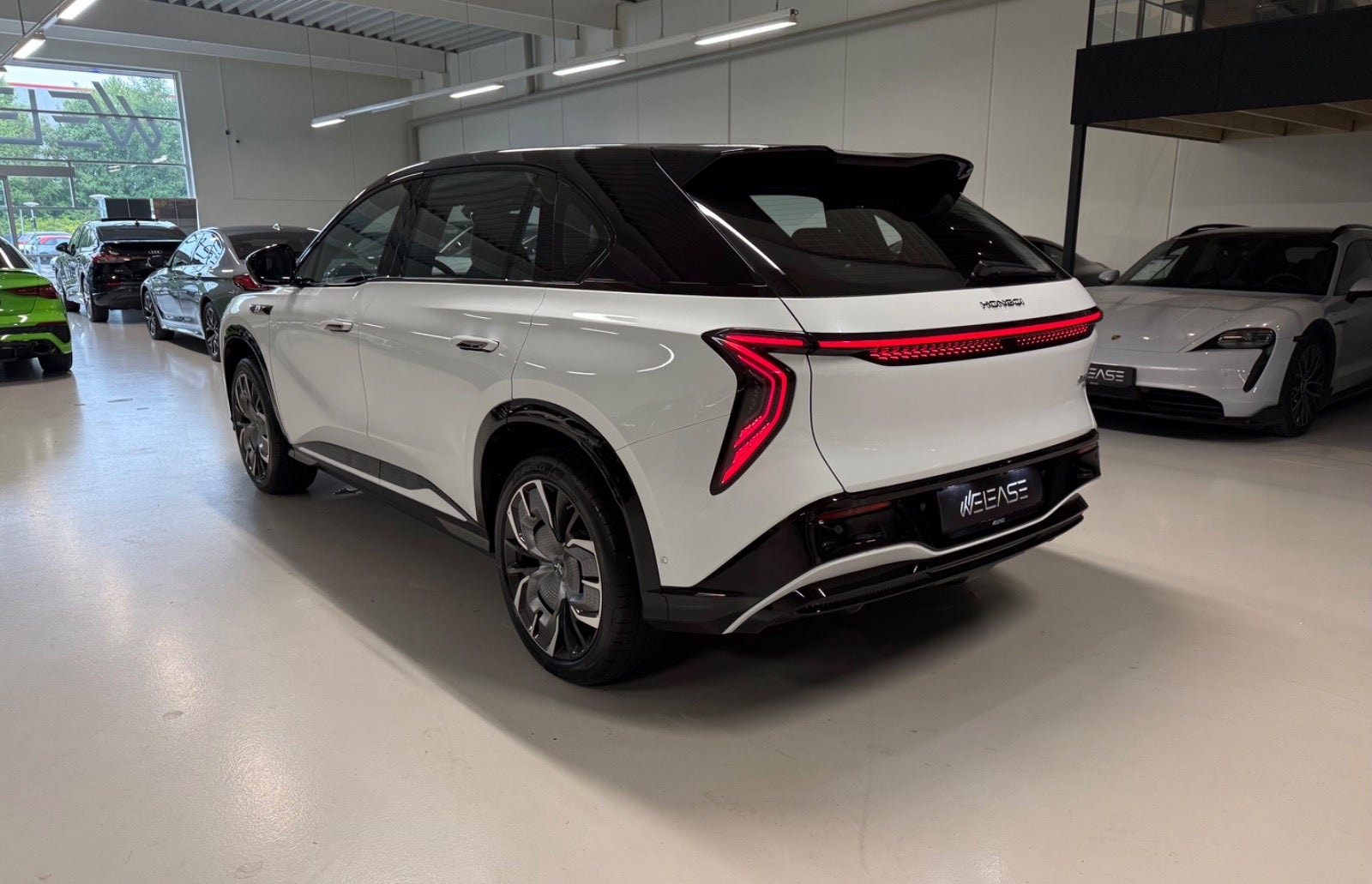 Hongqi EHS7 85 kWh, 343ps, 2025