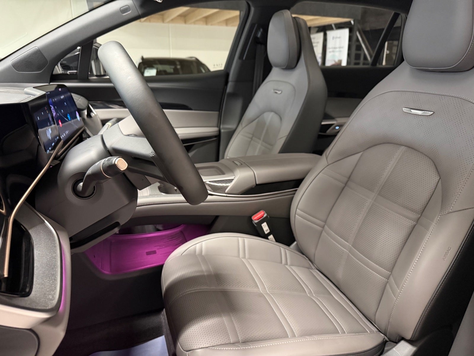 Hongqi EHS7 85 kWh, 343ps, 2025