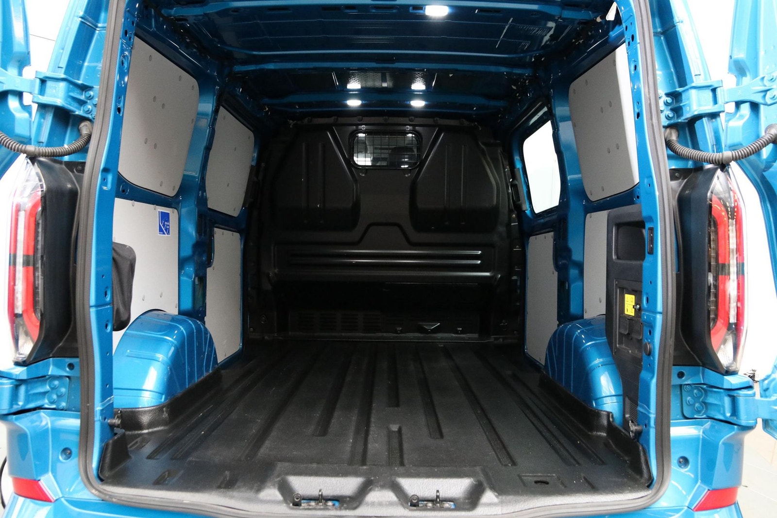 Ford E-Transit Custom 320 82.5 kWh, 218hp, 2024