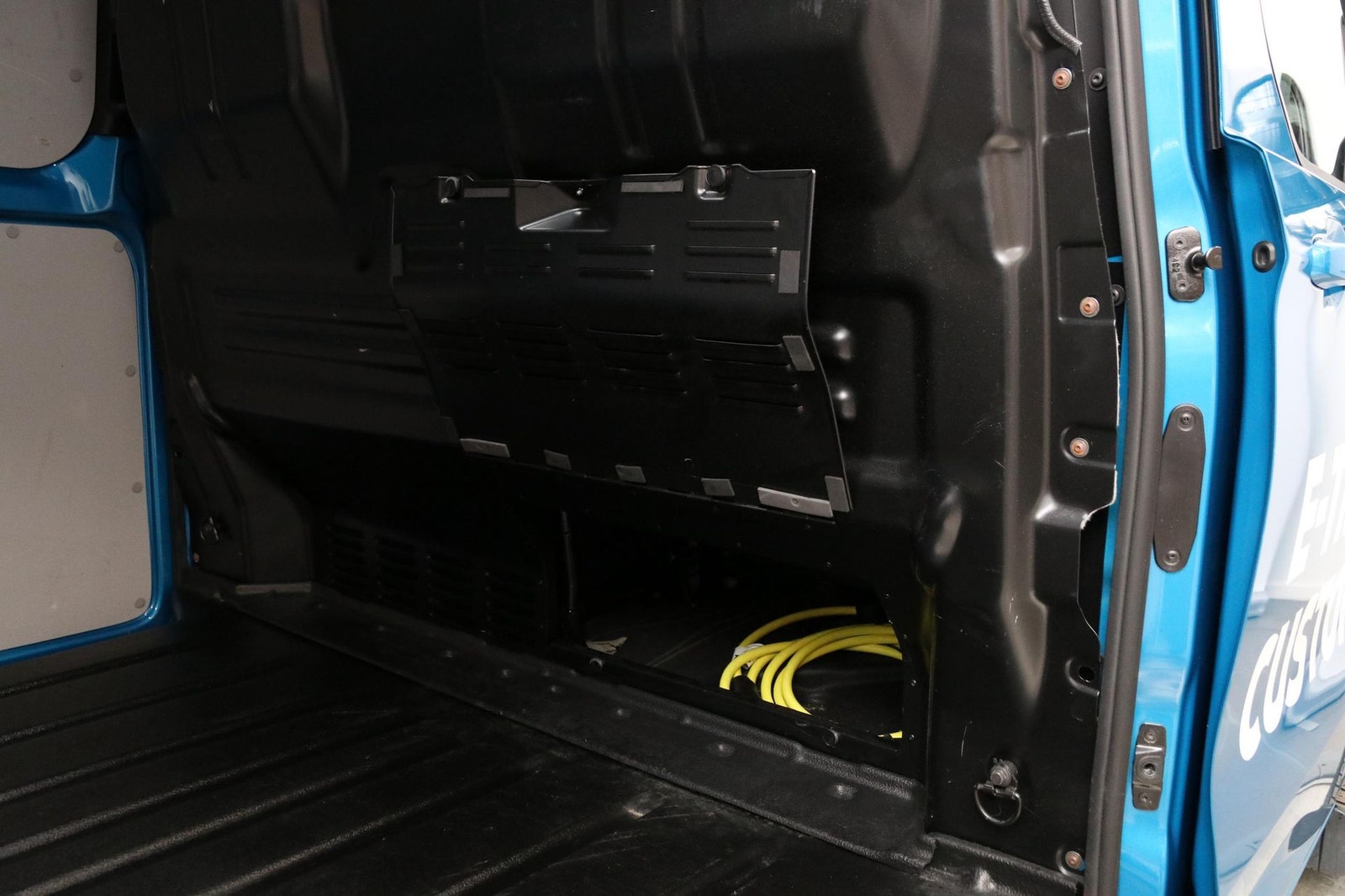Ford E-Transit Custom 320 82.5 kWh, 218hp, 2024