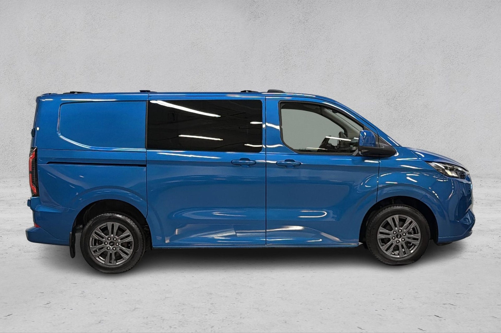 Ford E-Transit Custom 320 82.5 kWh, 218hp, 2024